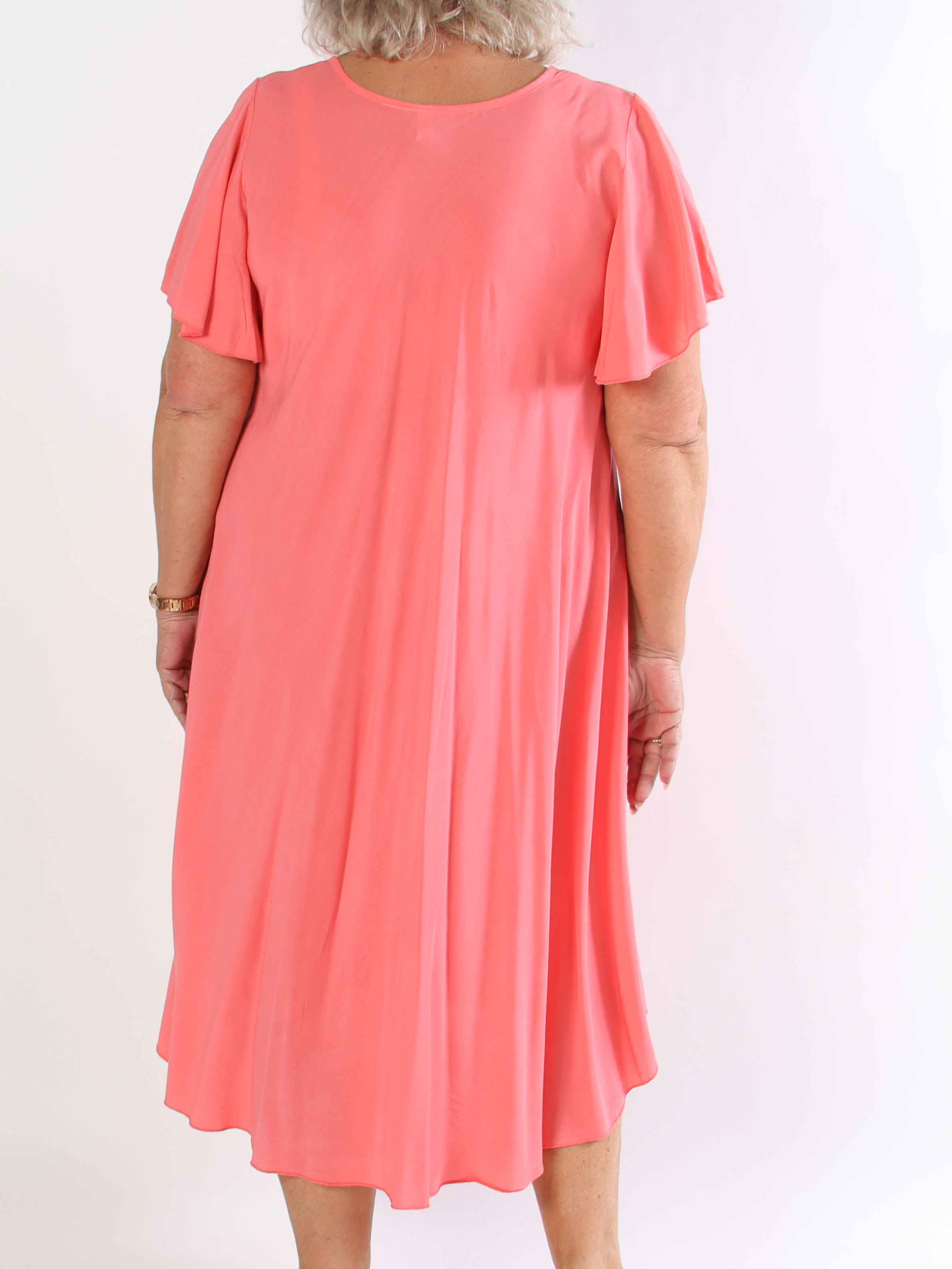 Laneira - Lang plus size kjole i viskose og a-facon