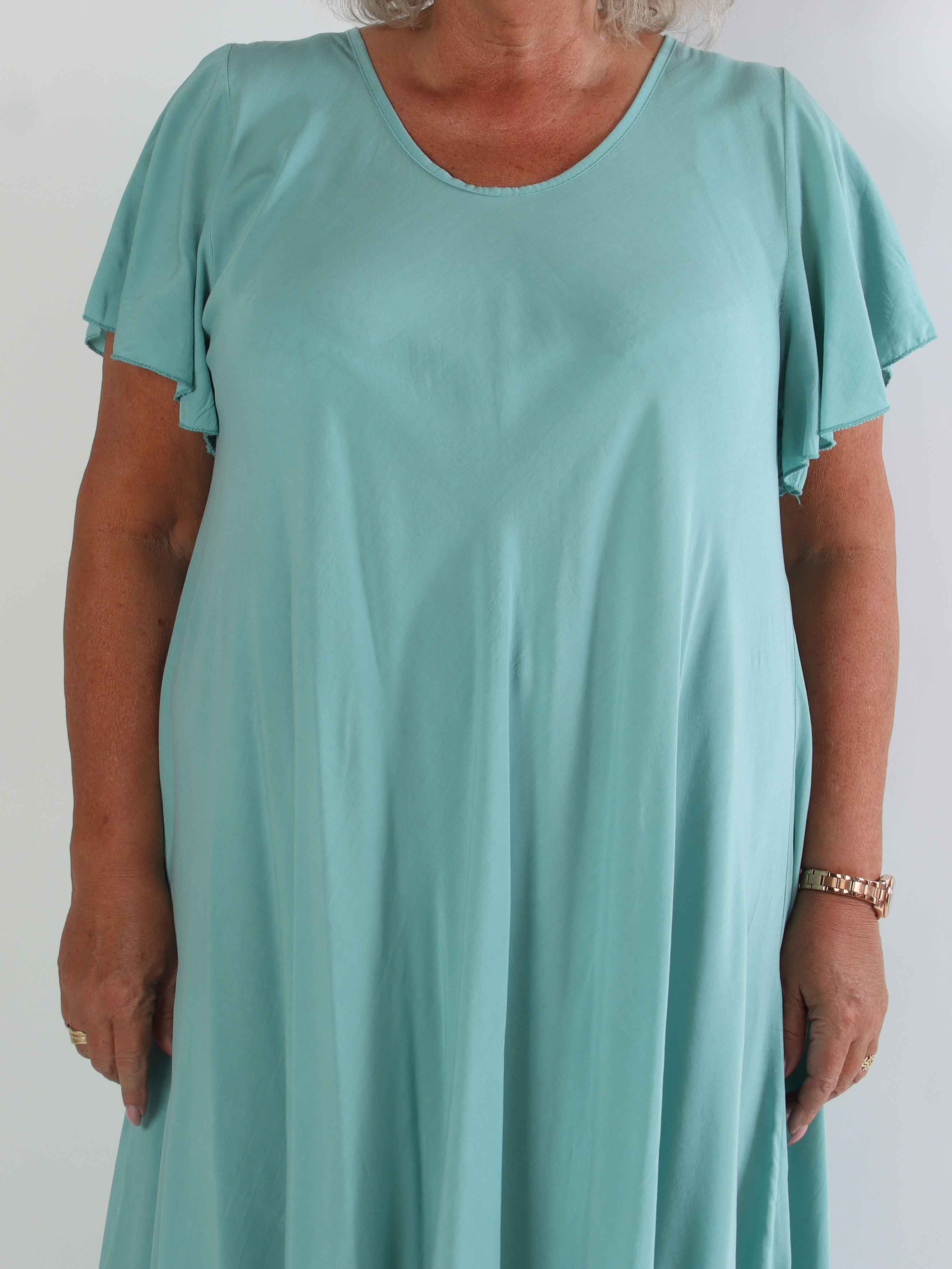 Laneira - Lang plus size kjole i viskose og a-facon