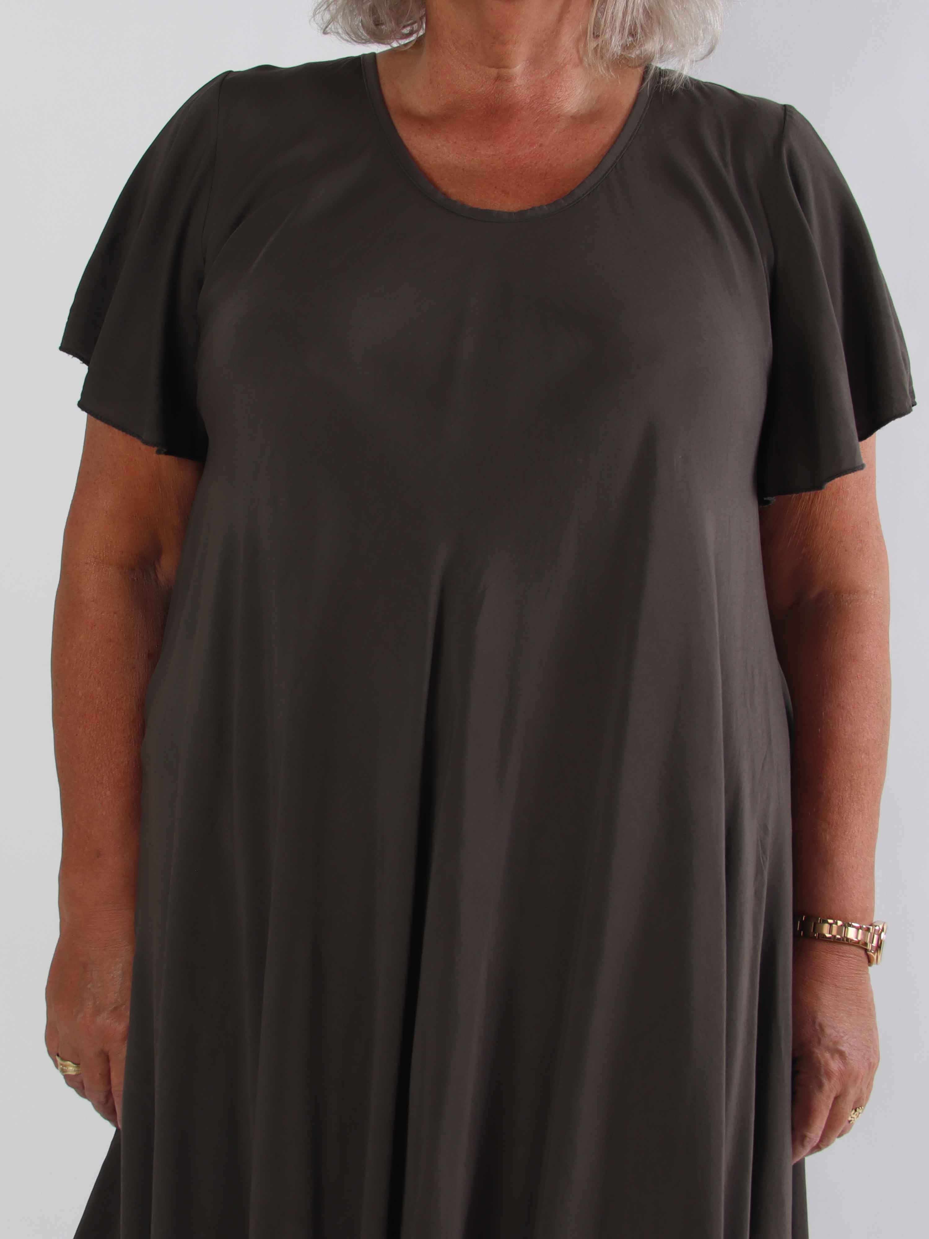 Laneira - Lang plus size kjole i viskose og a-facon