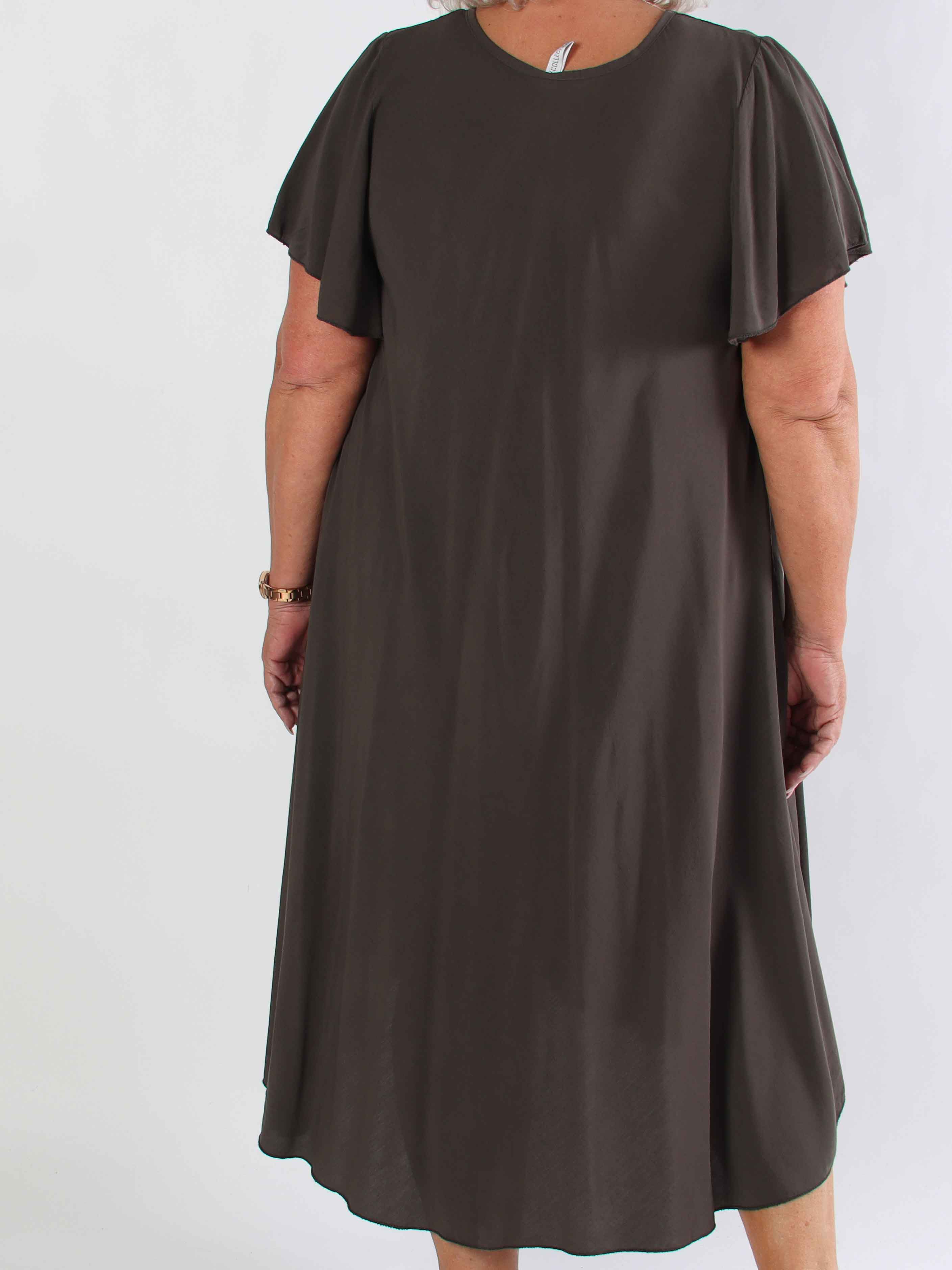 Laneira - Lang plus size kjole i viskose og a-facon