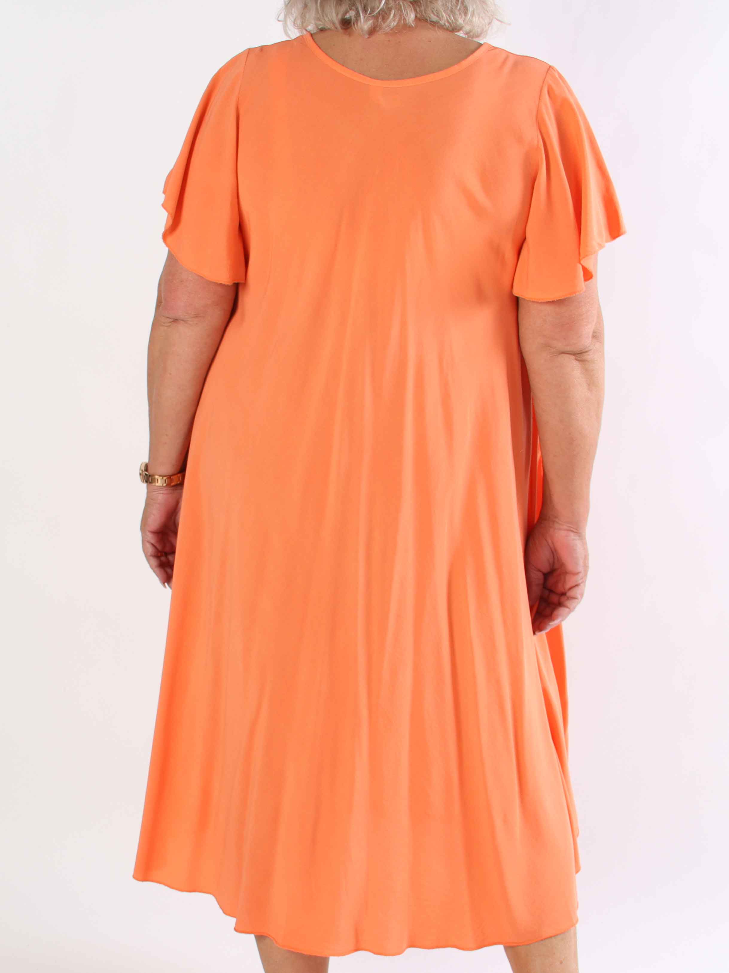 Laneira - Lang plus size kjole i viskose og a-facon