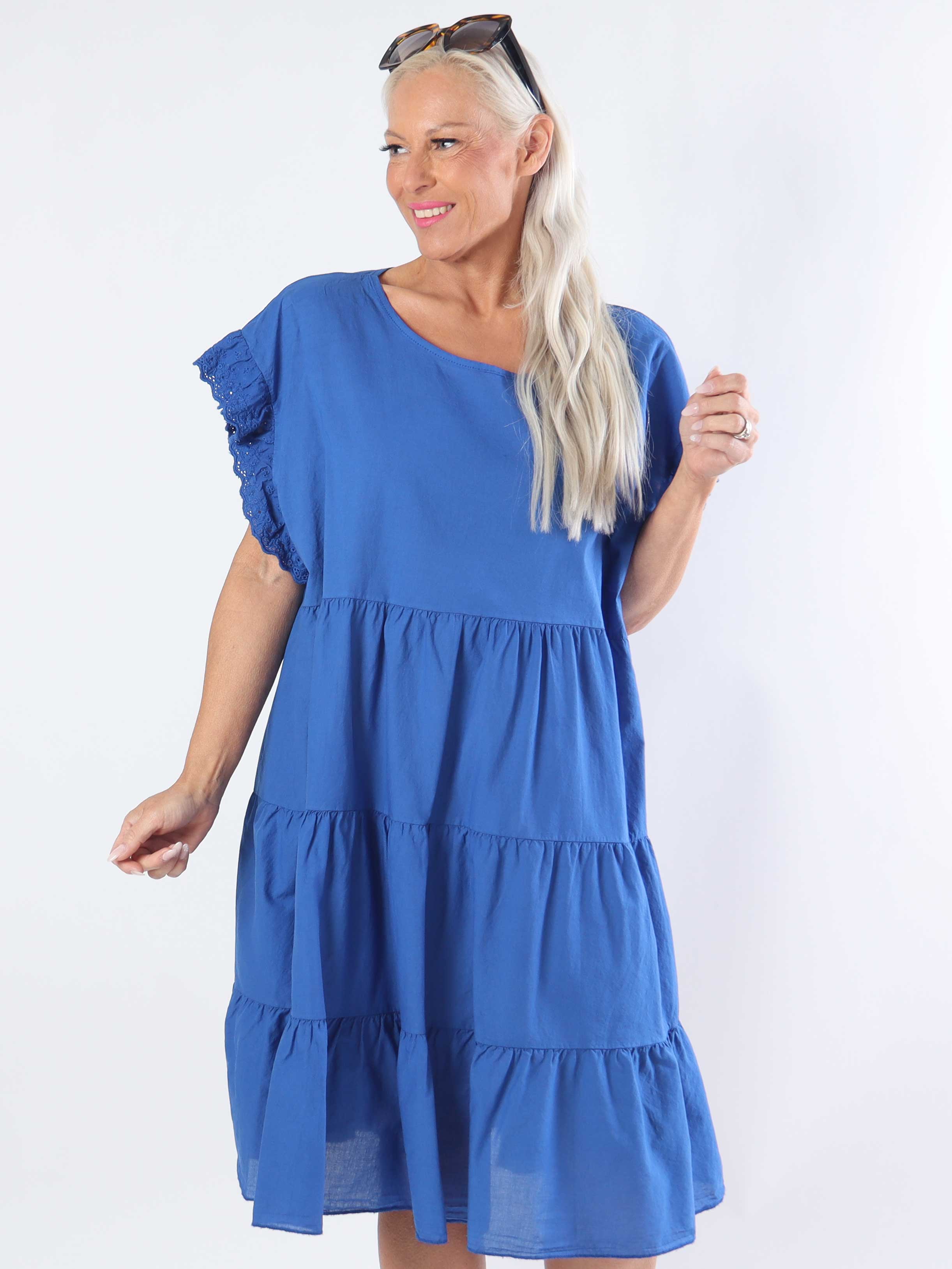 Canada - Sød plus size bomuldskjole med flæseærmer