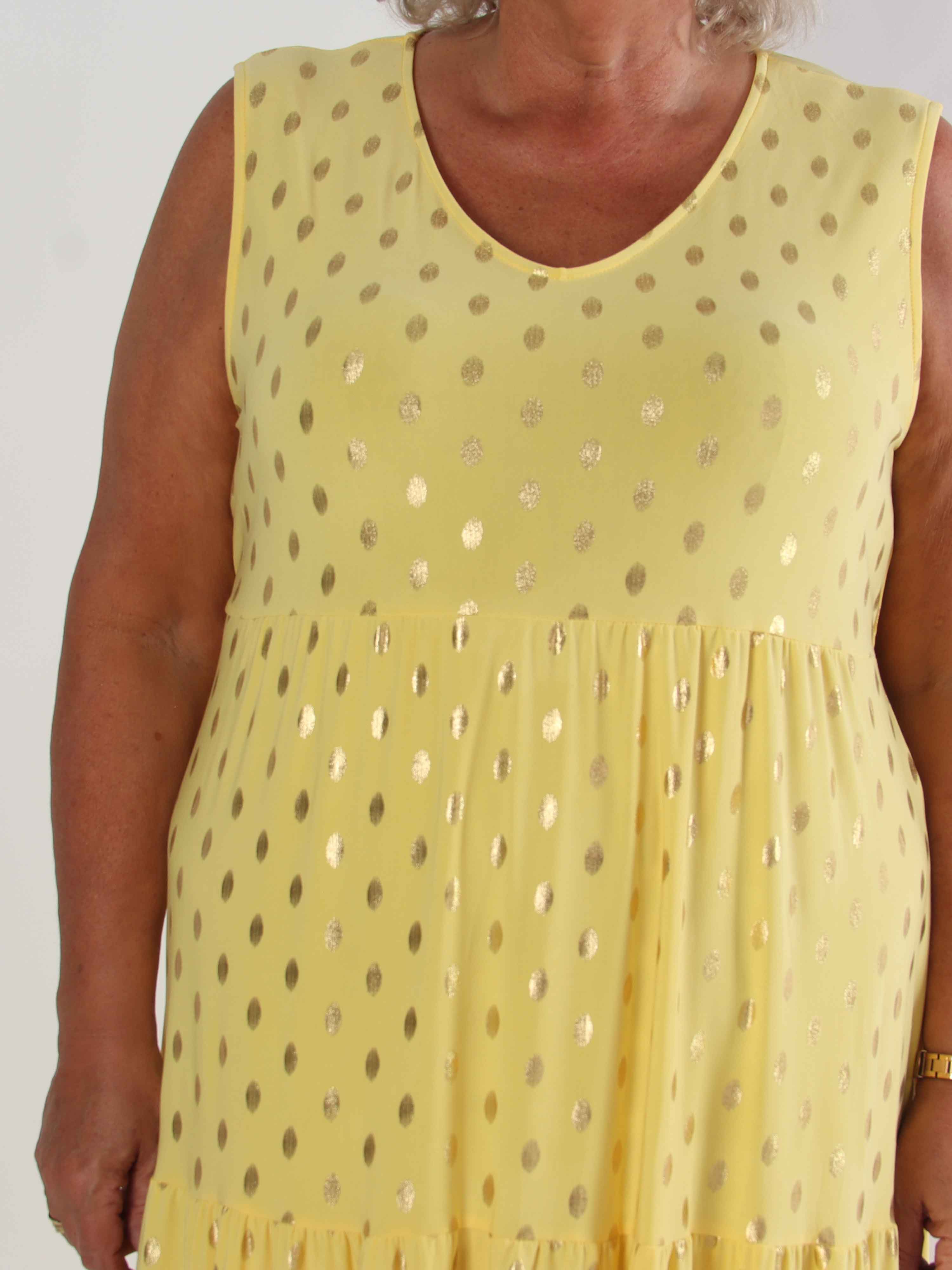 Karini Gold - Lang elastisk plus size kjole med guld dutter