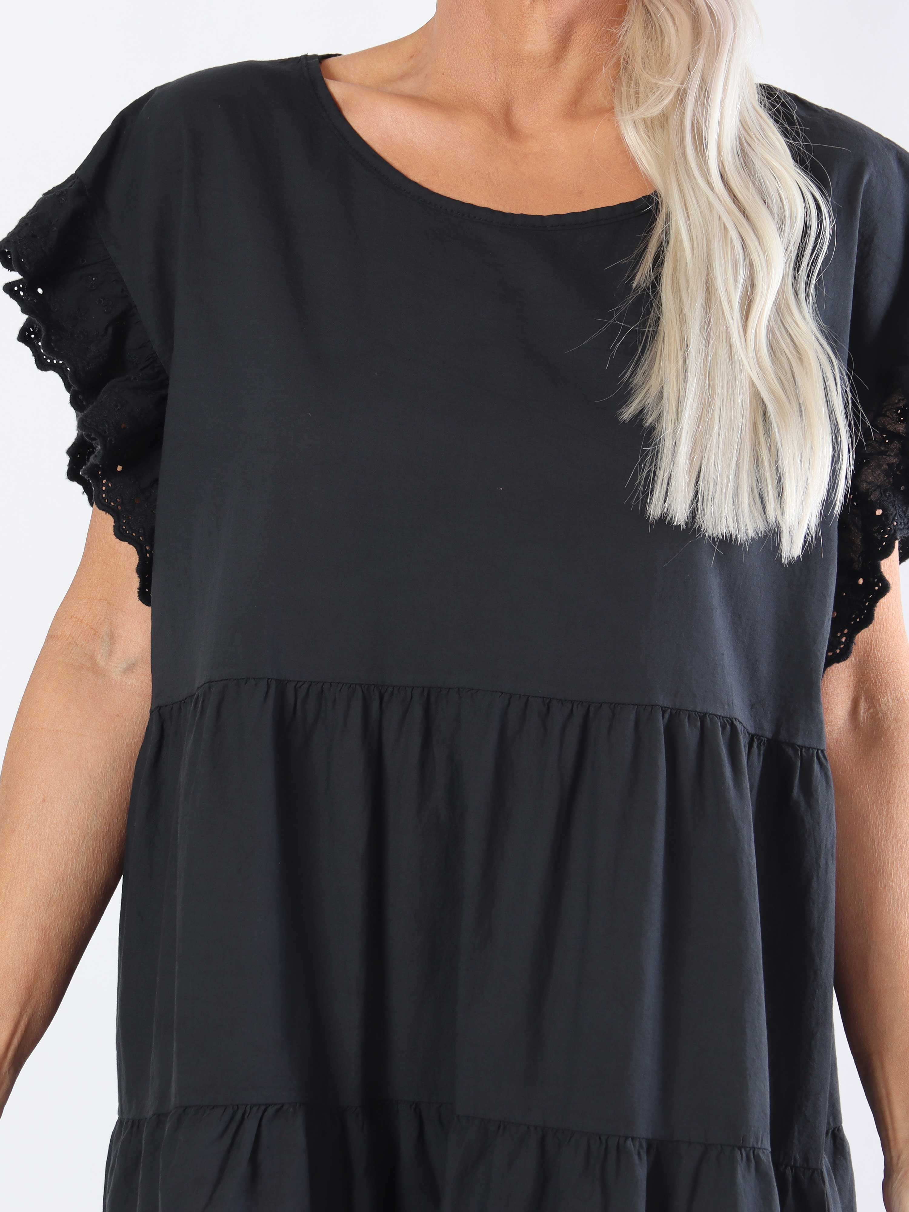 Canada - Sød plus size bomuldskjole med flæseærmer