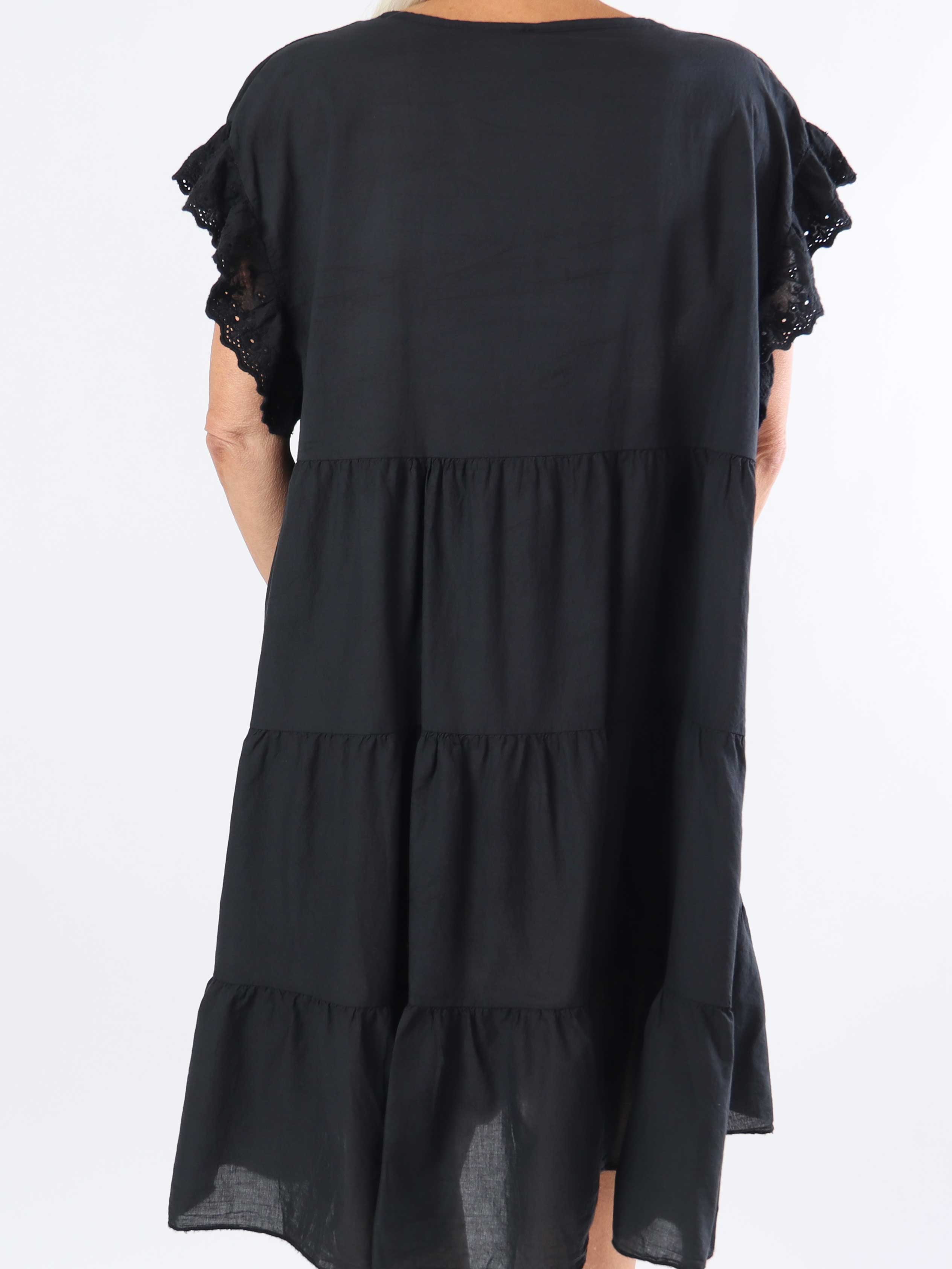 Canada - Sød plus size bomuldskjole med flæseærmer