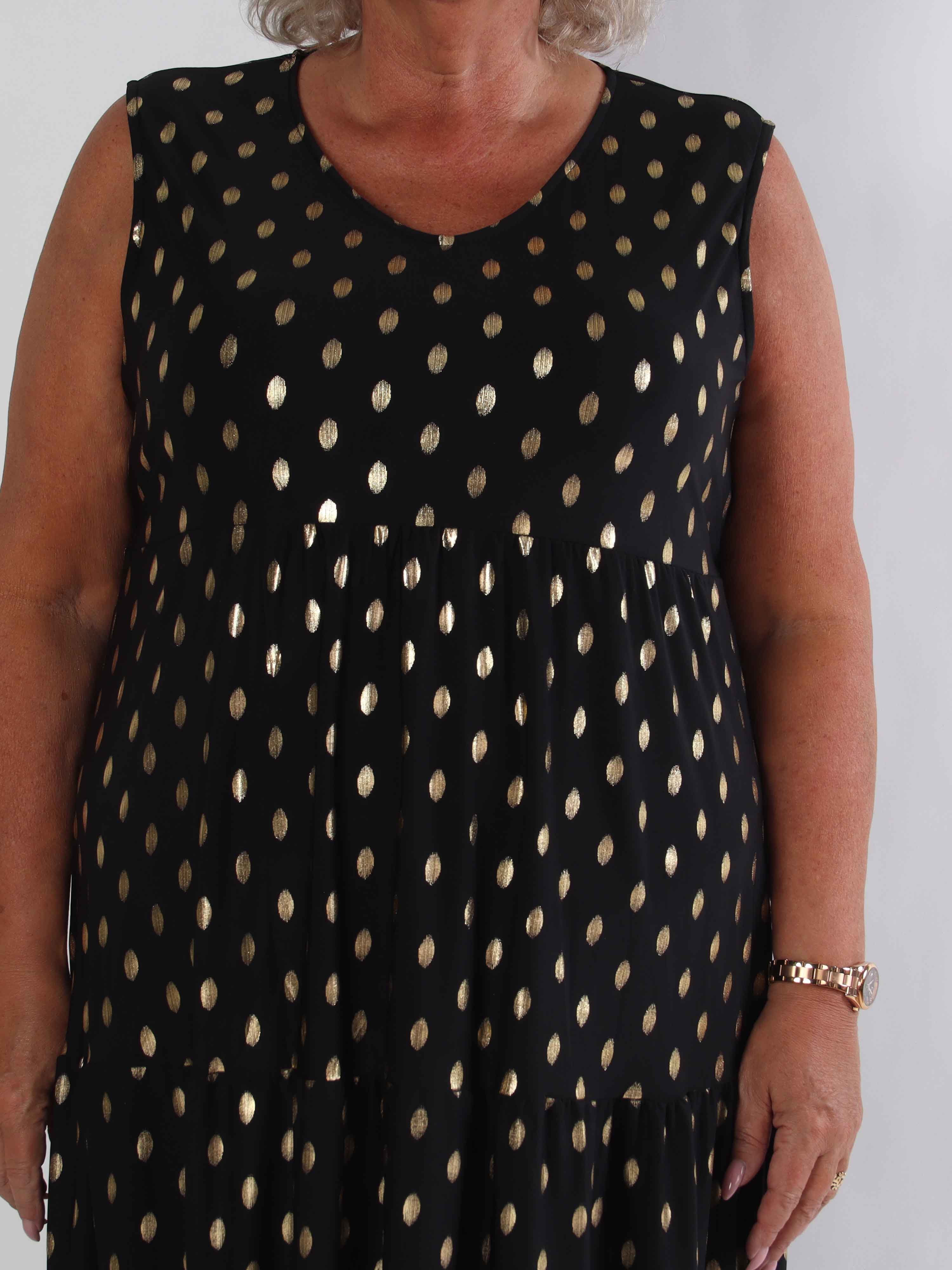 Karini Gold - Lang elastisk plus size kjole med guld dutter