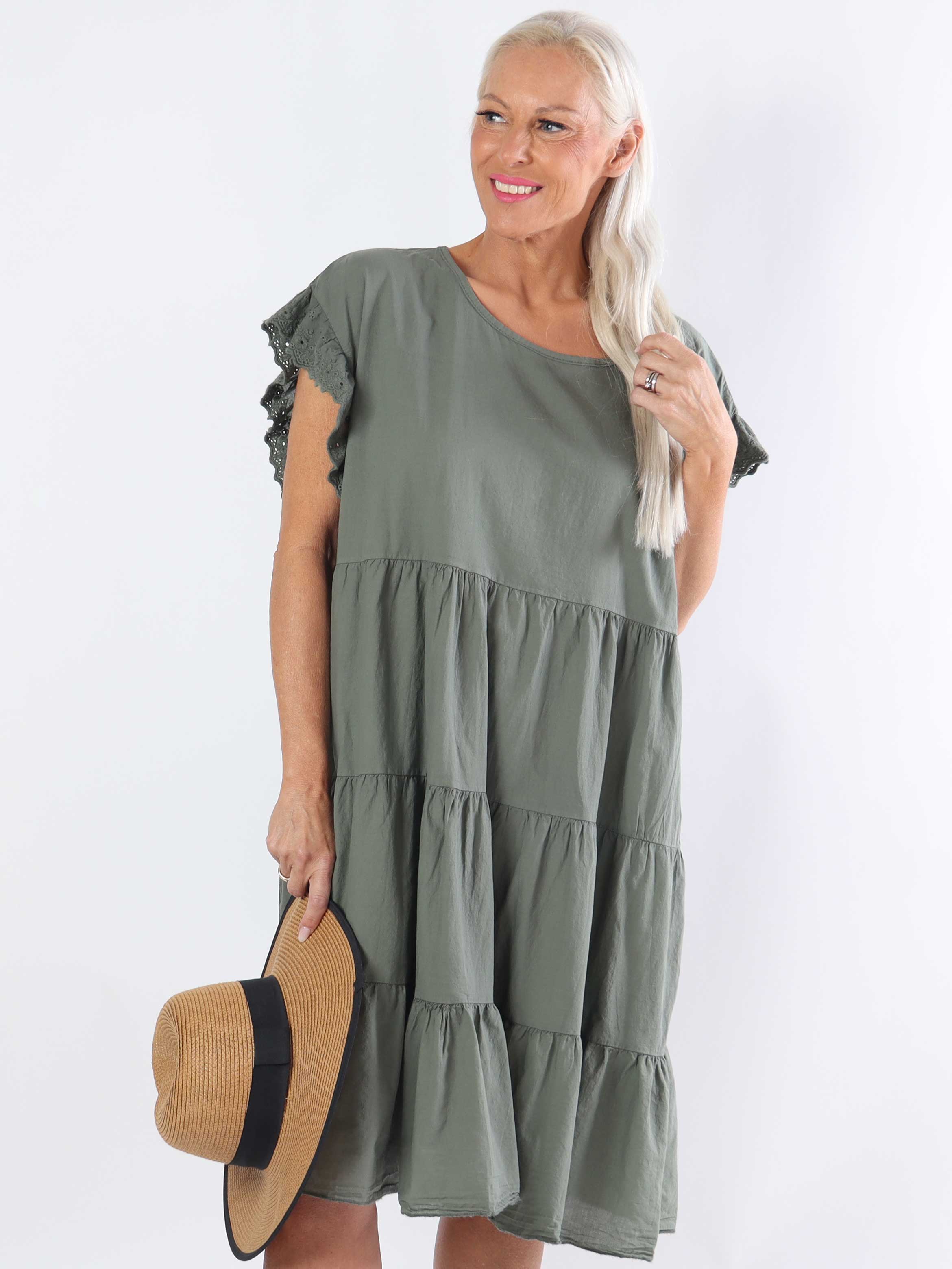 Canada - Sød plus size bomuldskjole med flæseærmer