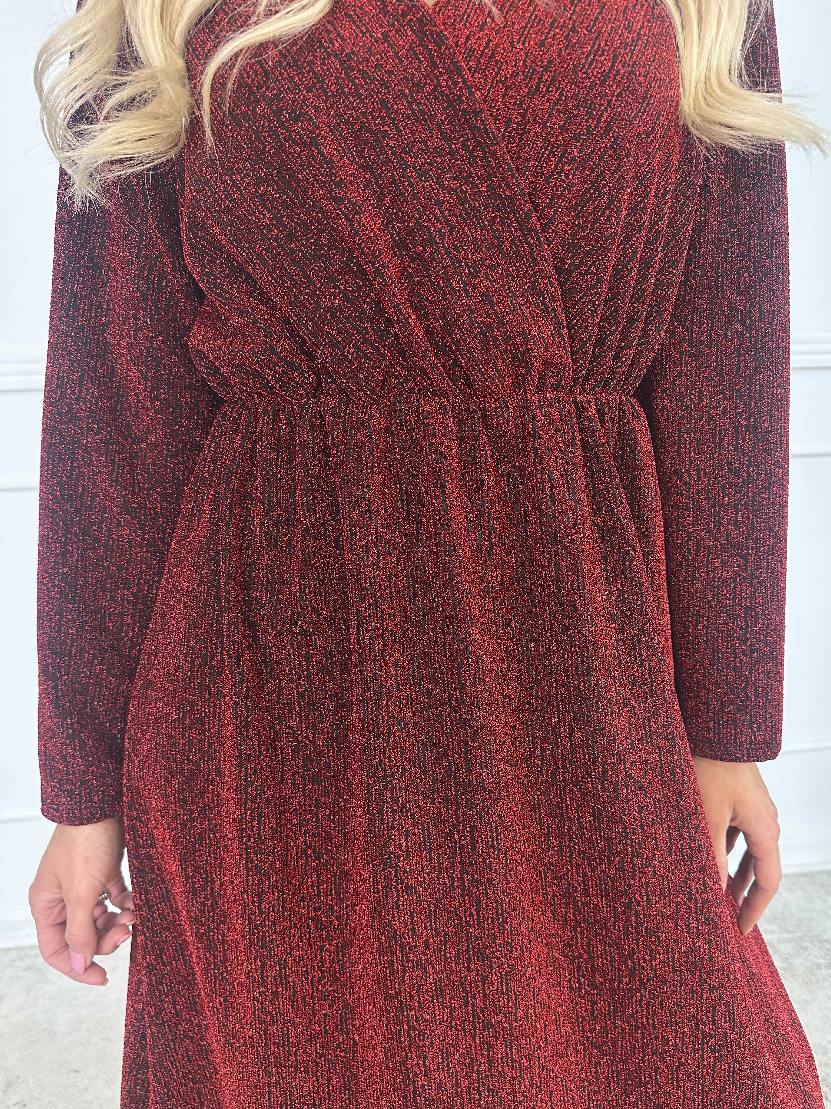 Lina - Sød festkjole med glimmertråde og elegant krydsdetalje ved brystet