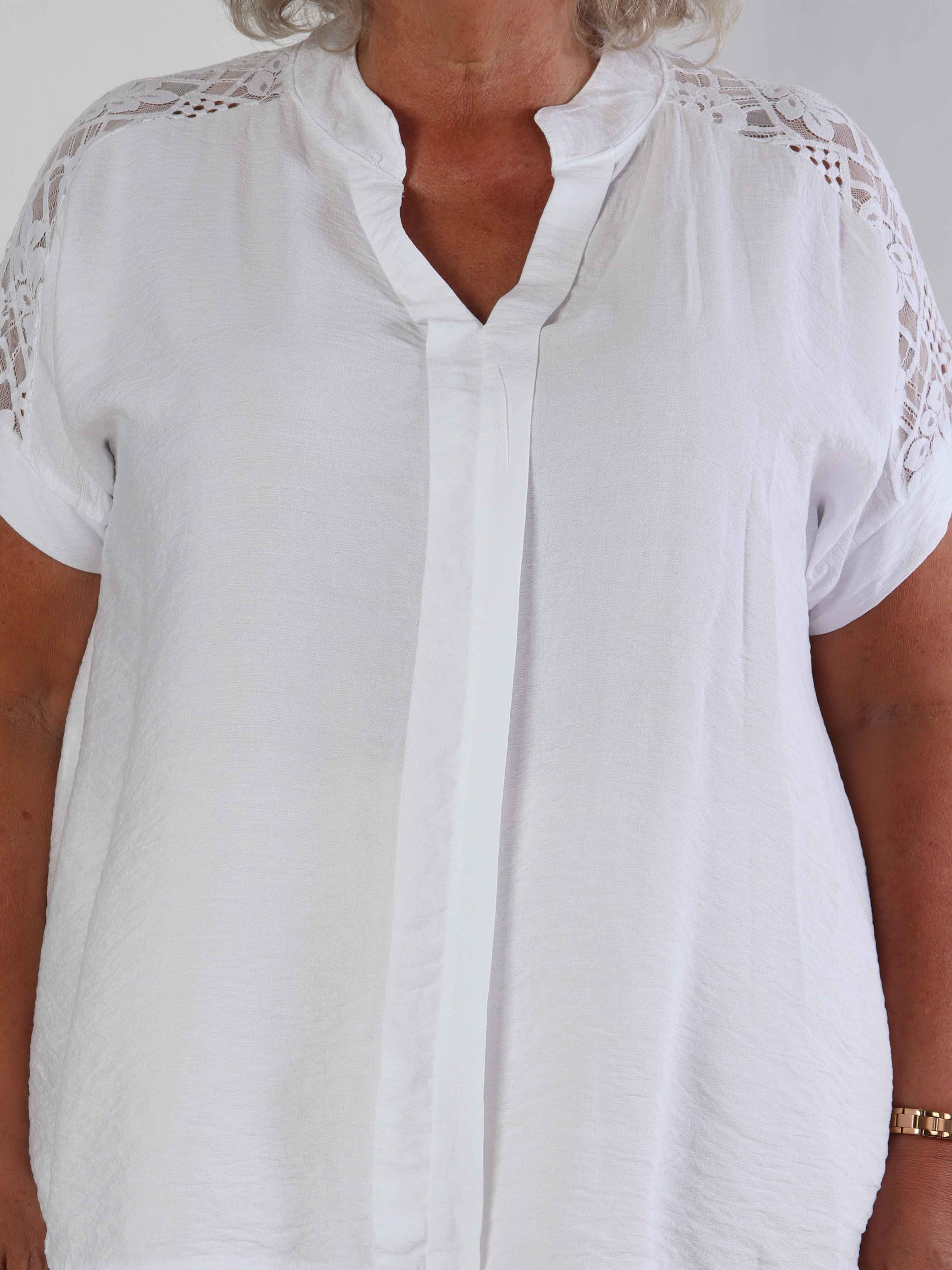 Galene - Sød plus size tunika i viskose med blondedetaljer