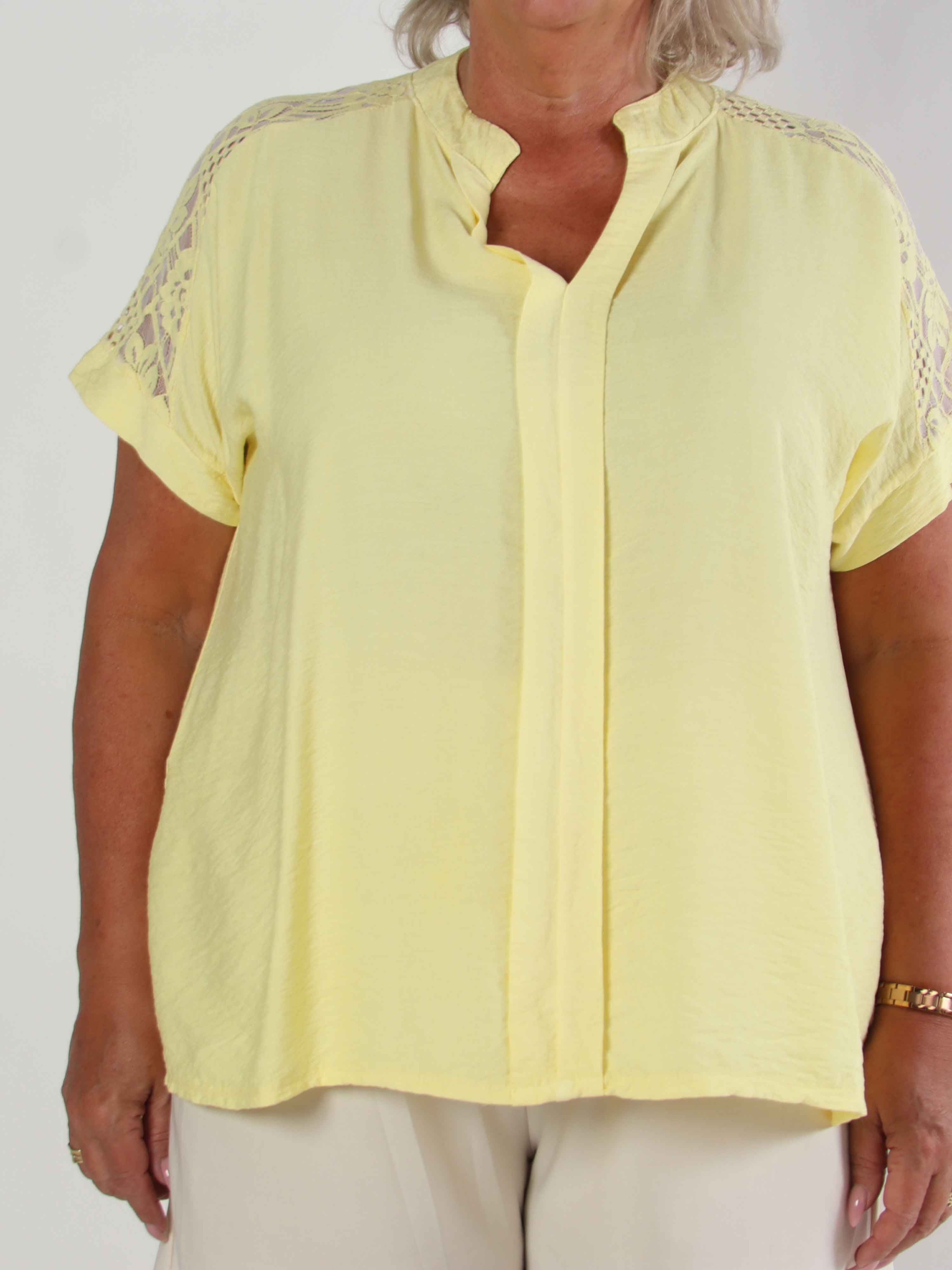 Galene - Sød plus size tunika i viskose med blondedetaljer