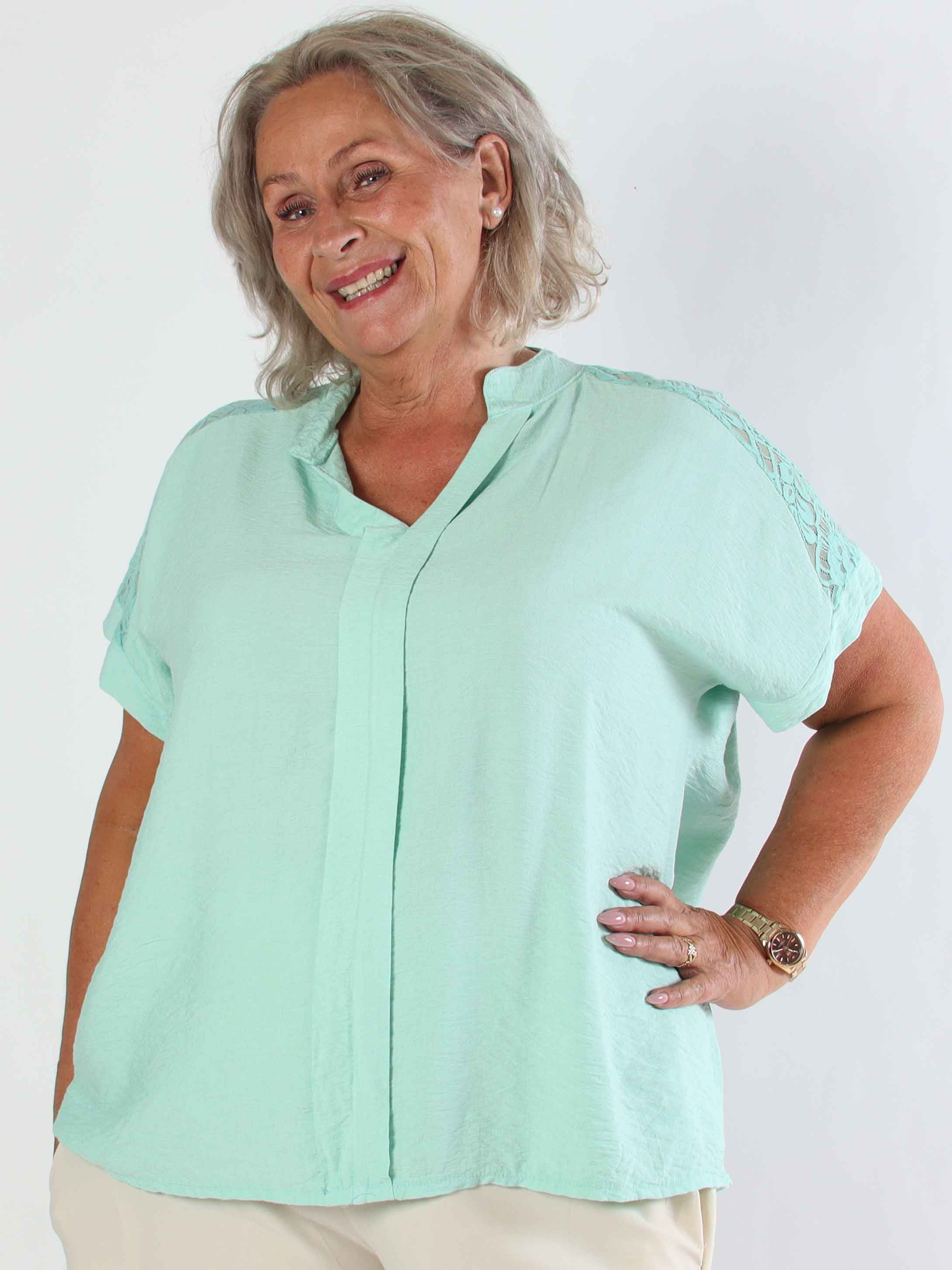 Galene - Sød plus size tunika i viskose med blondedetaljer