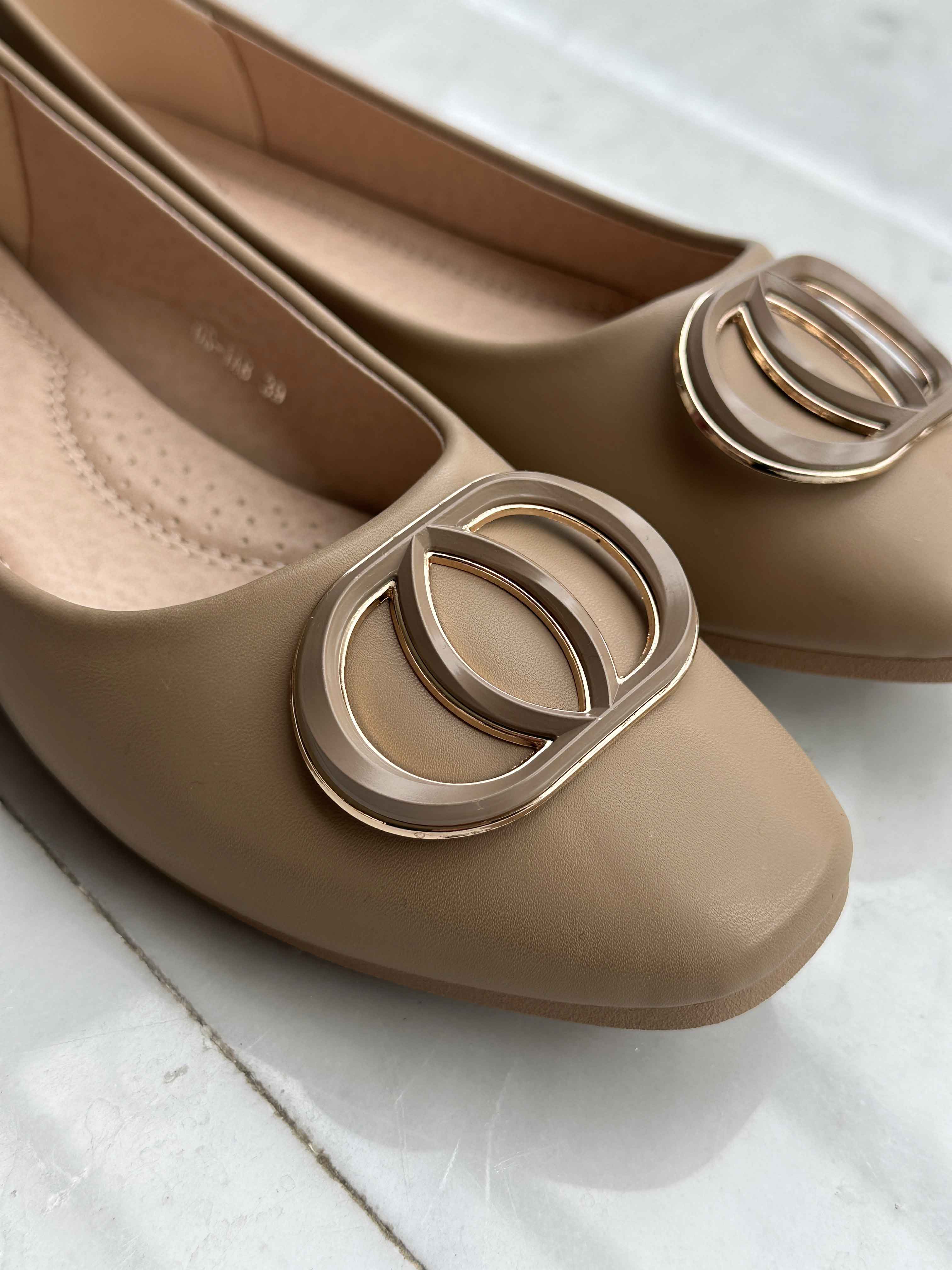 Solfrid - Elegante ballerinaer med spænde