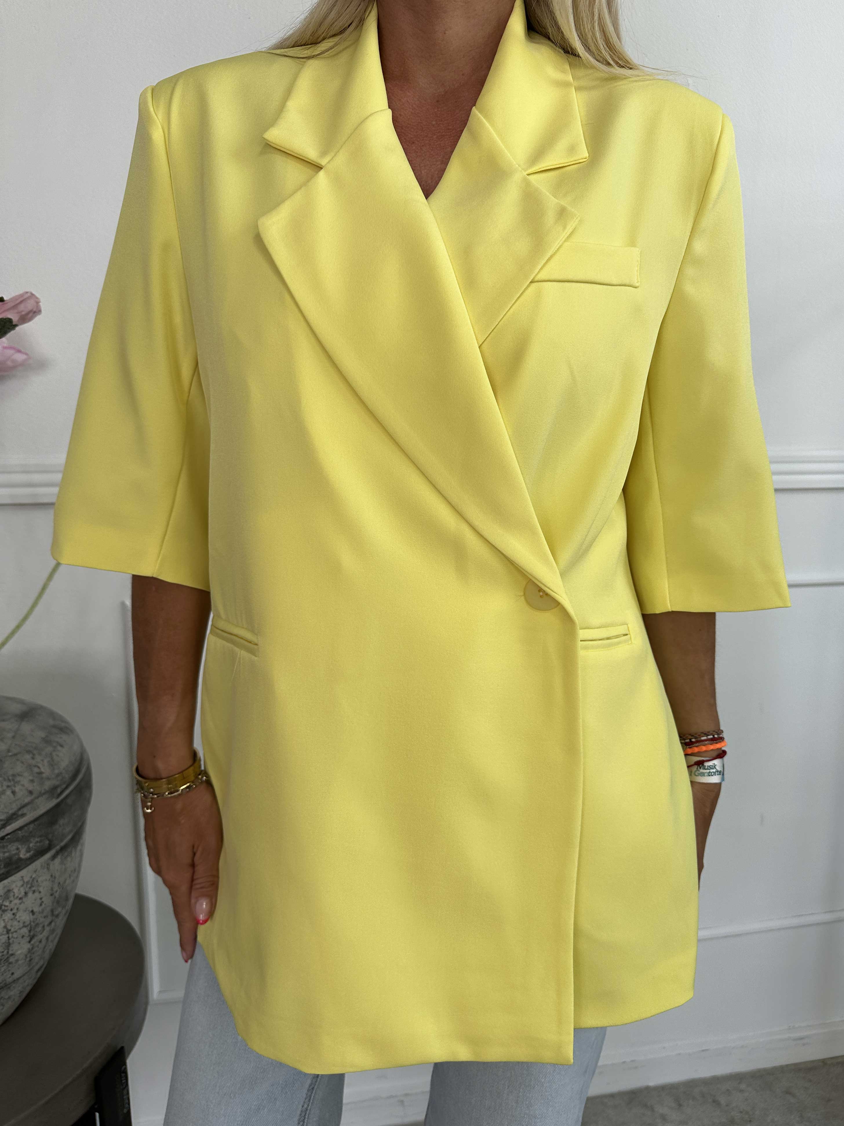 Audrey - Stilren blazer med korte ærmer