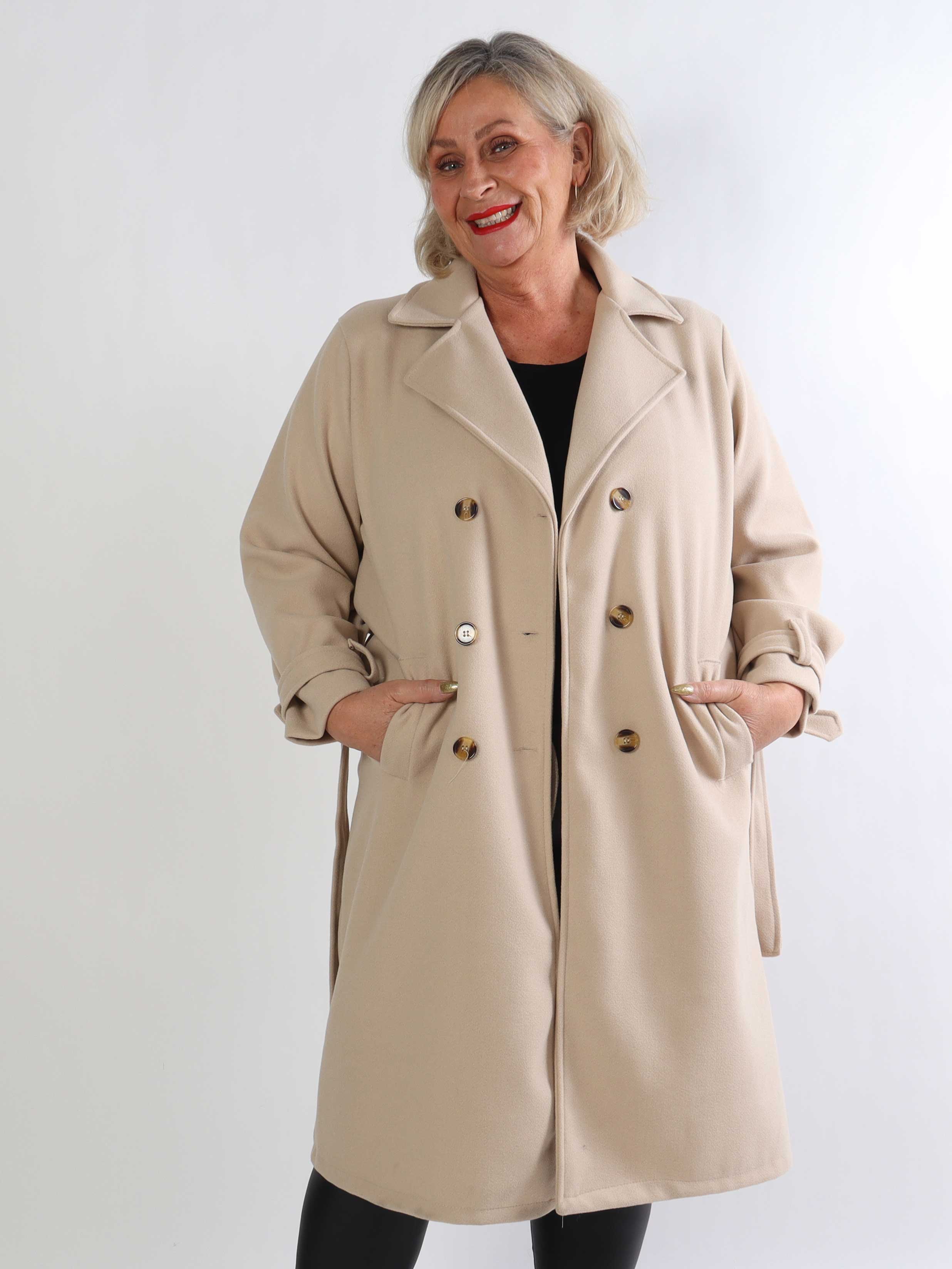 Sharpay Coat - Plus size trenchcoat med bindebånd