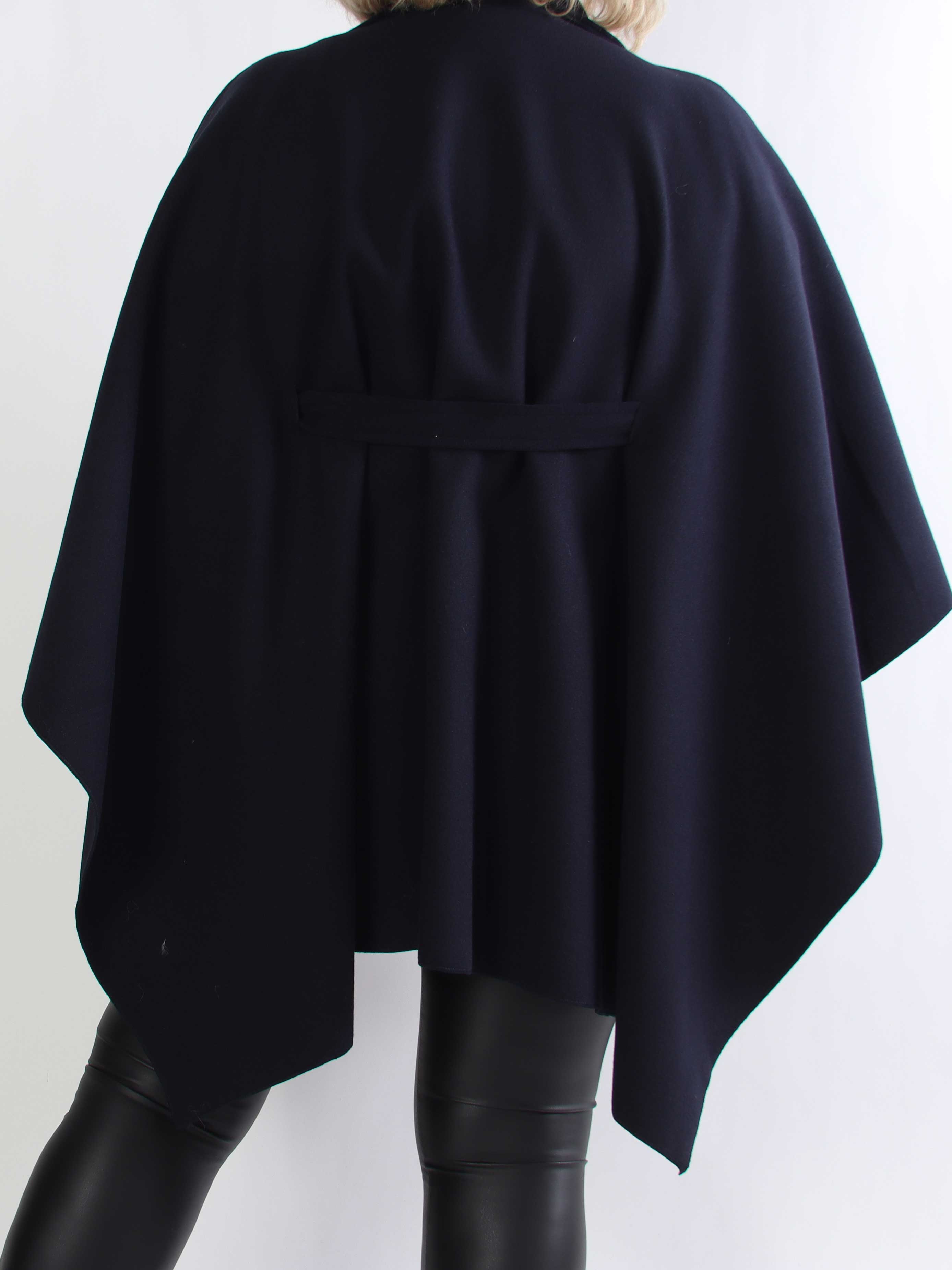 Zanna - Klassisk plus size frakke med bælte i taljen