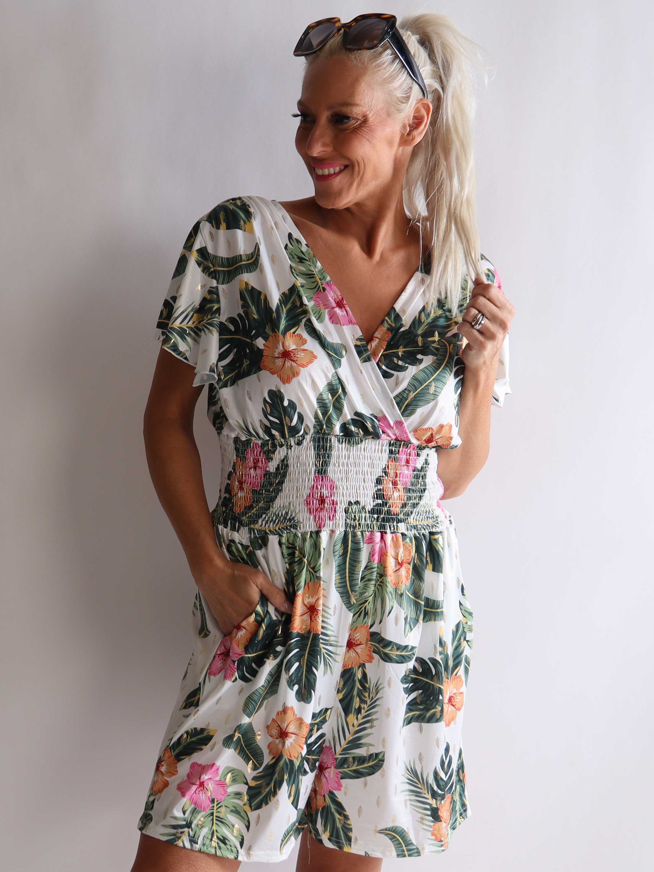 Pams Flower Playsuit - Elastisk plus size playsuit med lommer