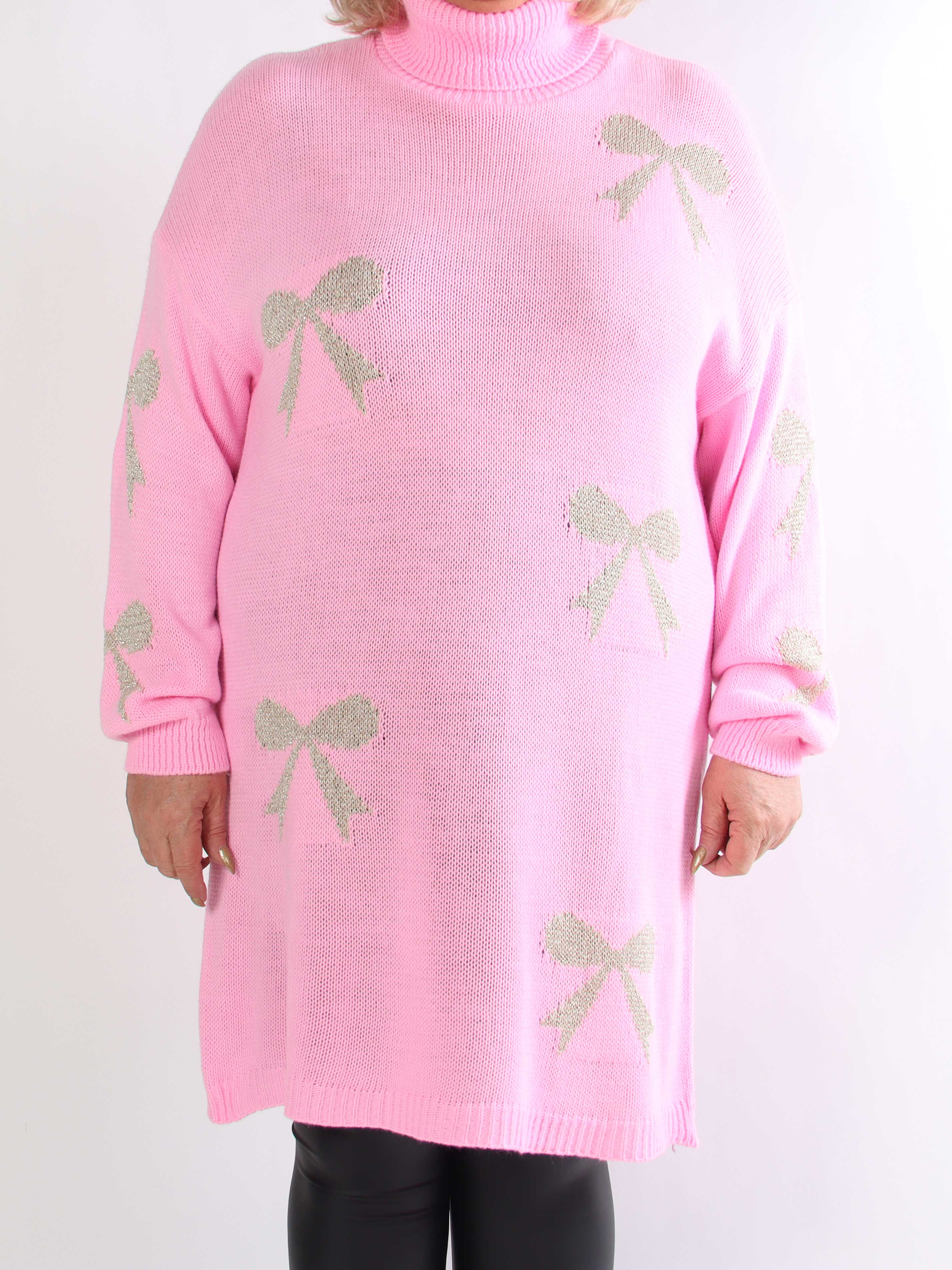 Vallie - Plus size strikkjole med guldsløjfer og rullekrave