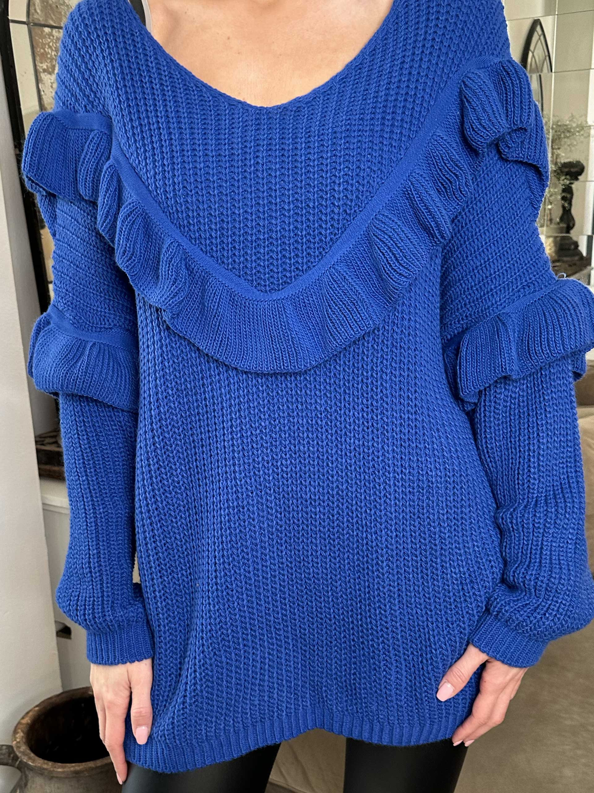 Ellis - Lækker striktrøje med fine flæsedetaljer