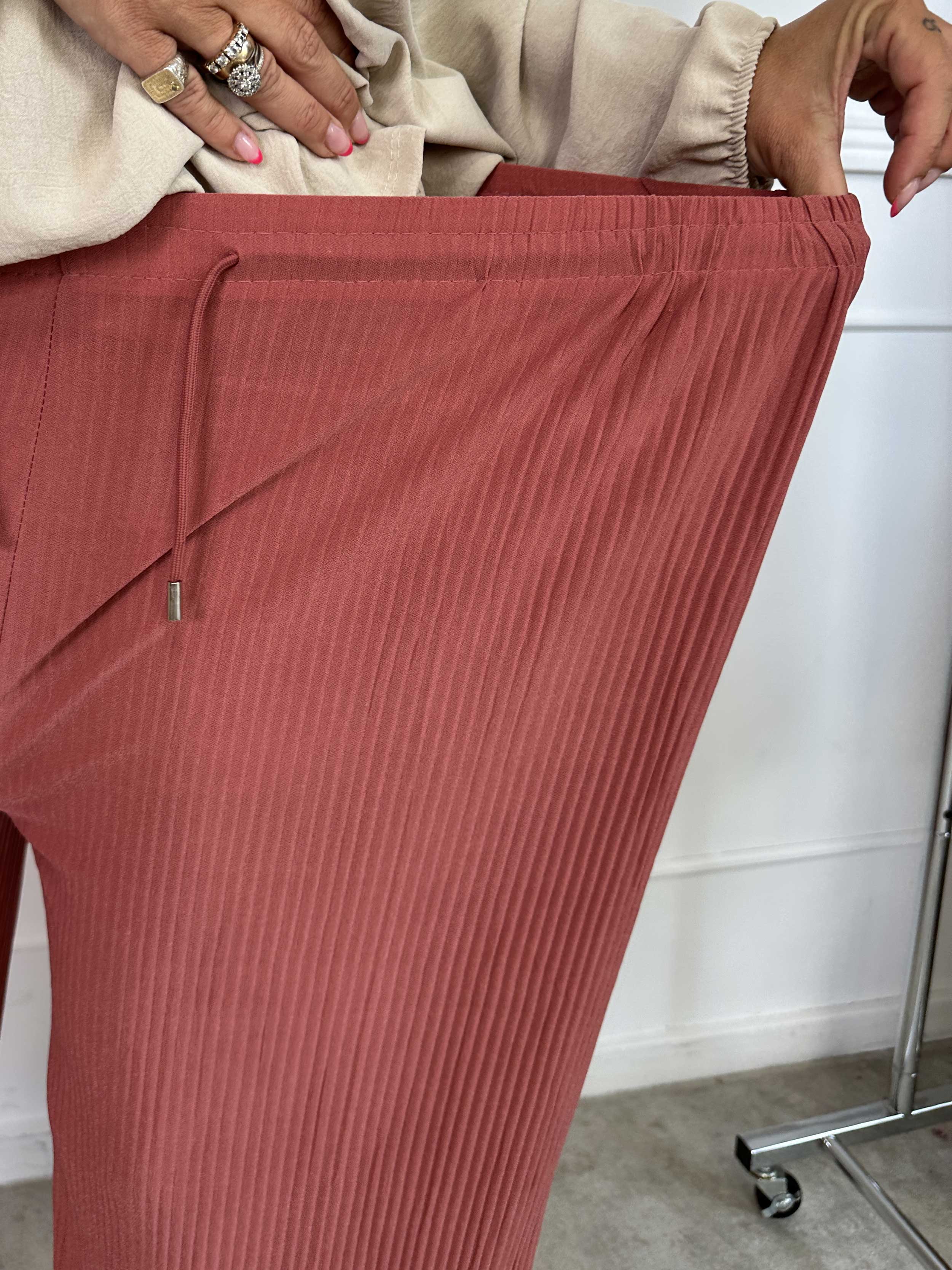 Angeline - Løse plisseret bukser med elastikkant i livet