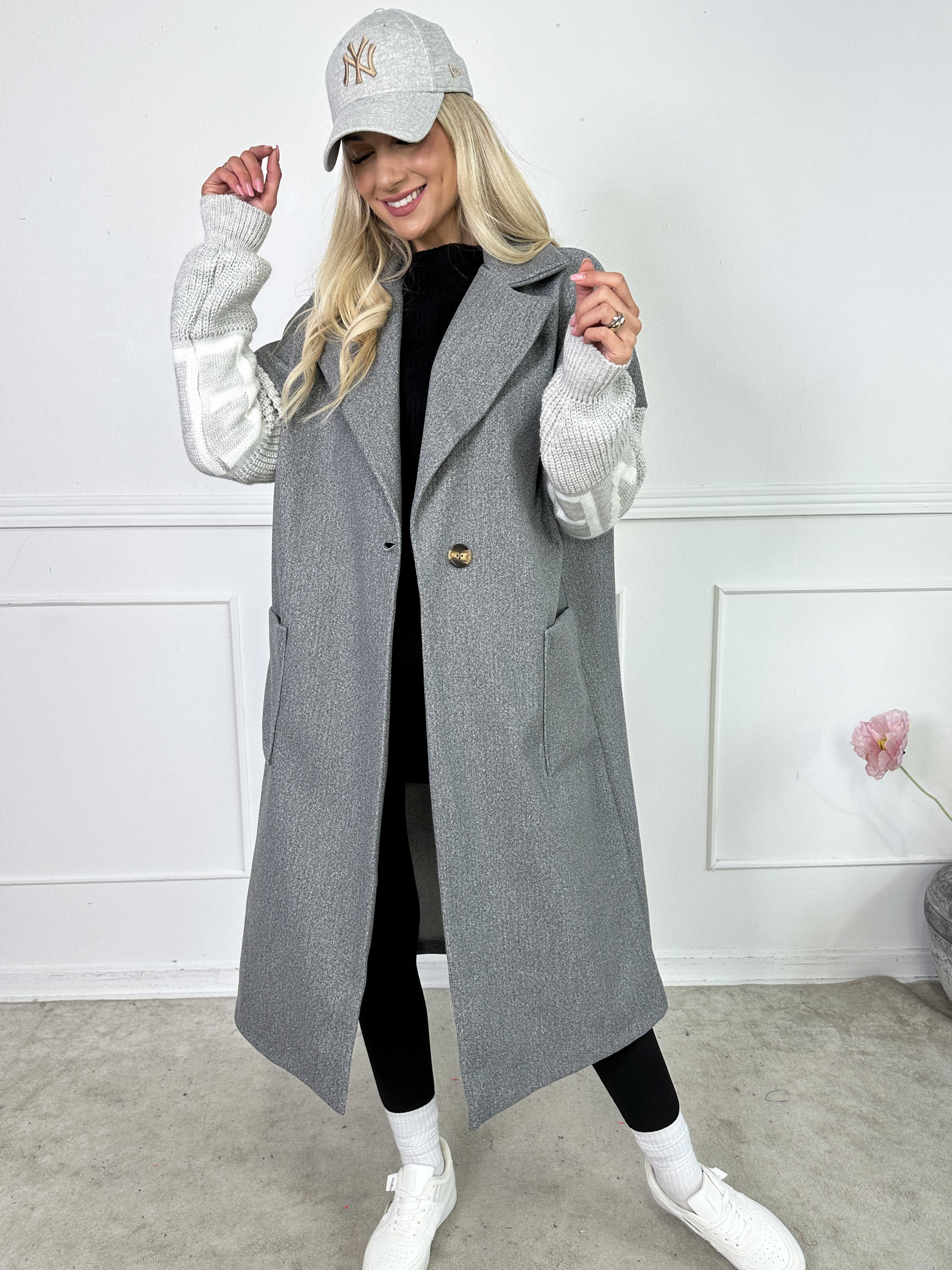 Debbie Midi - Fin frakke med strikærmer