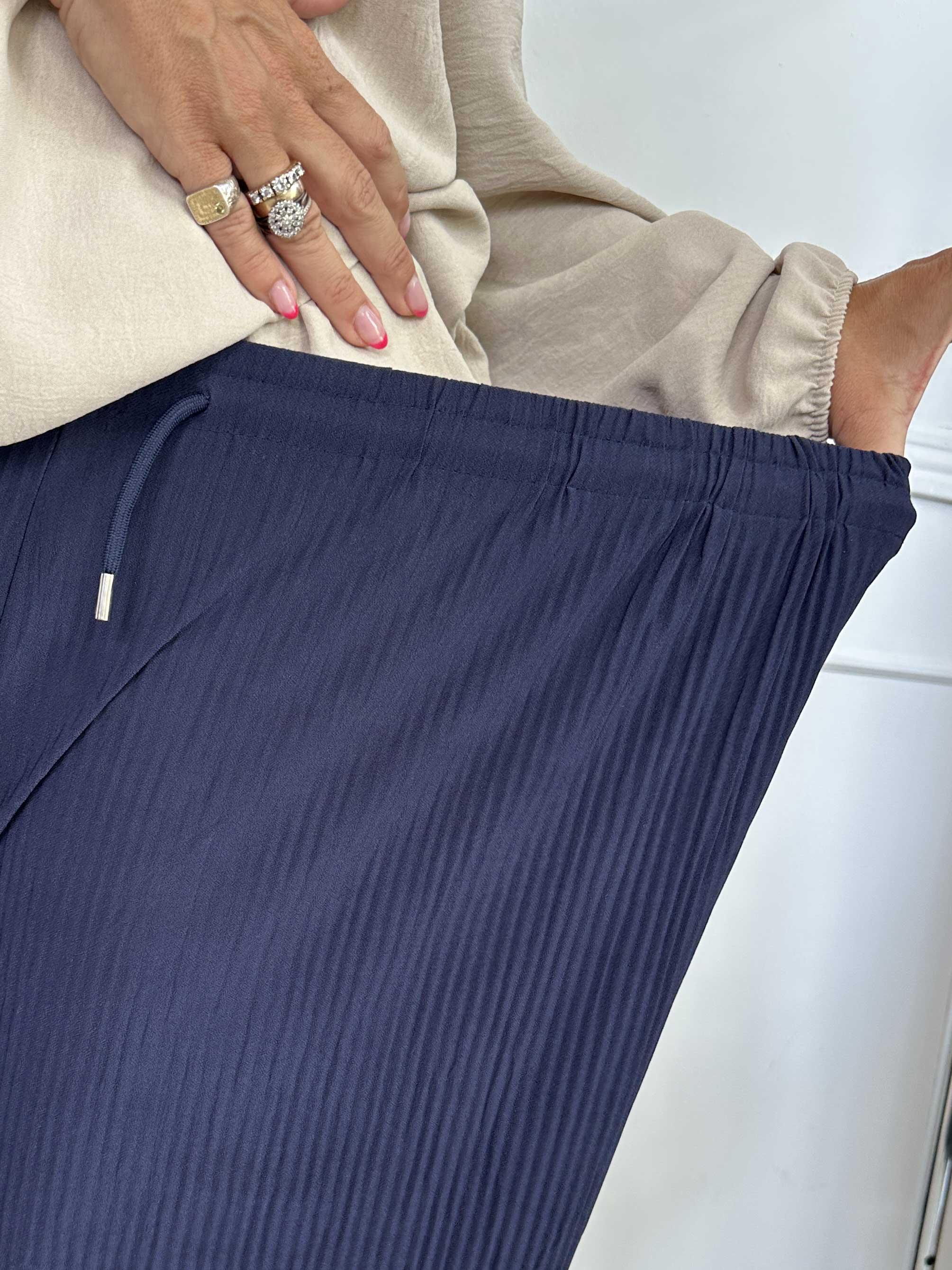 Angeline - Løse plisseret bukser med elastikkant i livet