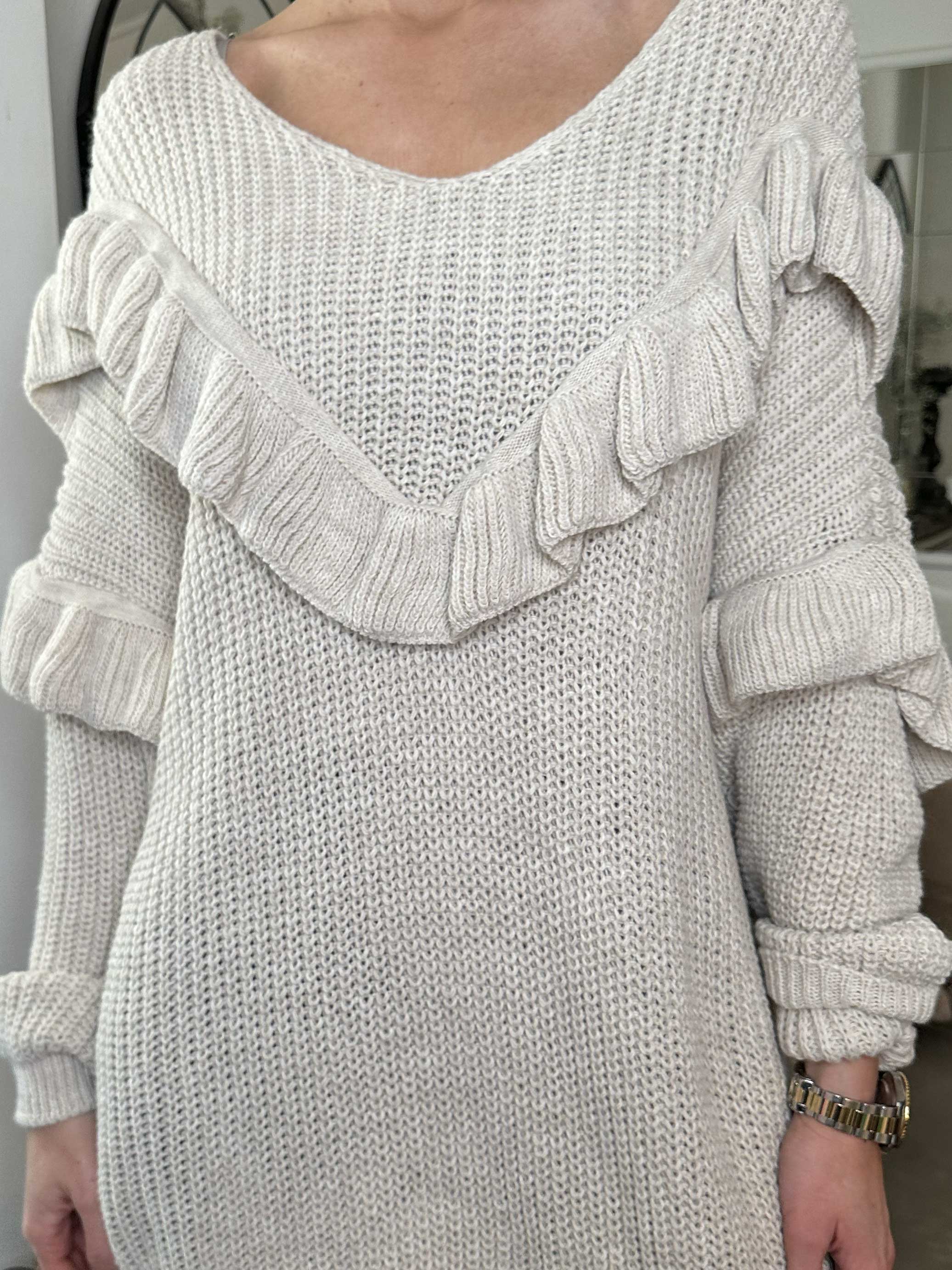 Ellis - Lækker striktrøje med fine flæsedetaljer