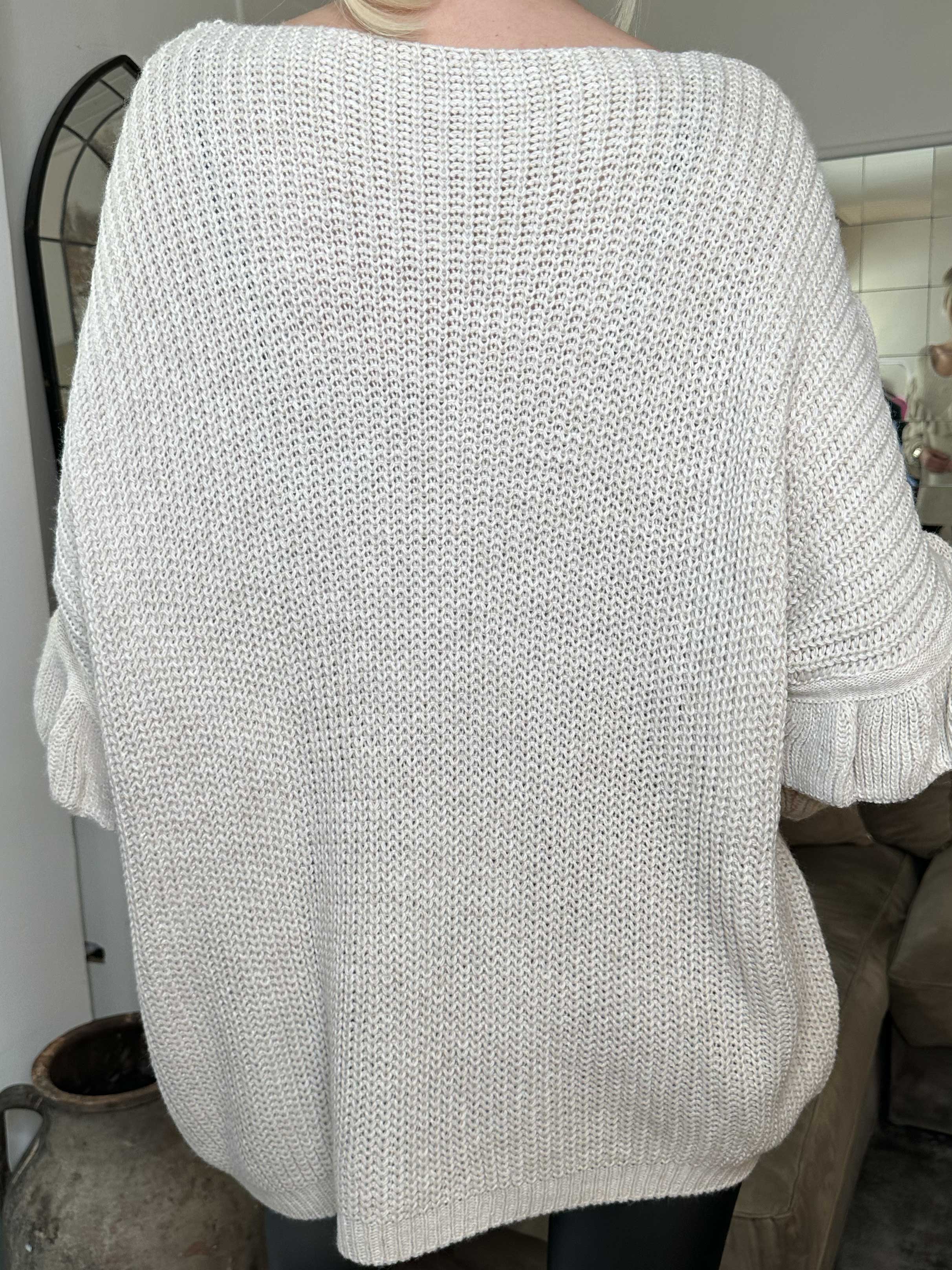 Ellis - Lækker striktrøje med fine flæsedetaljer