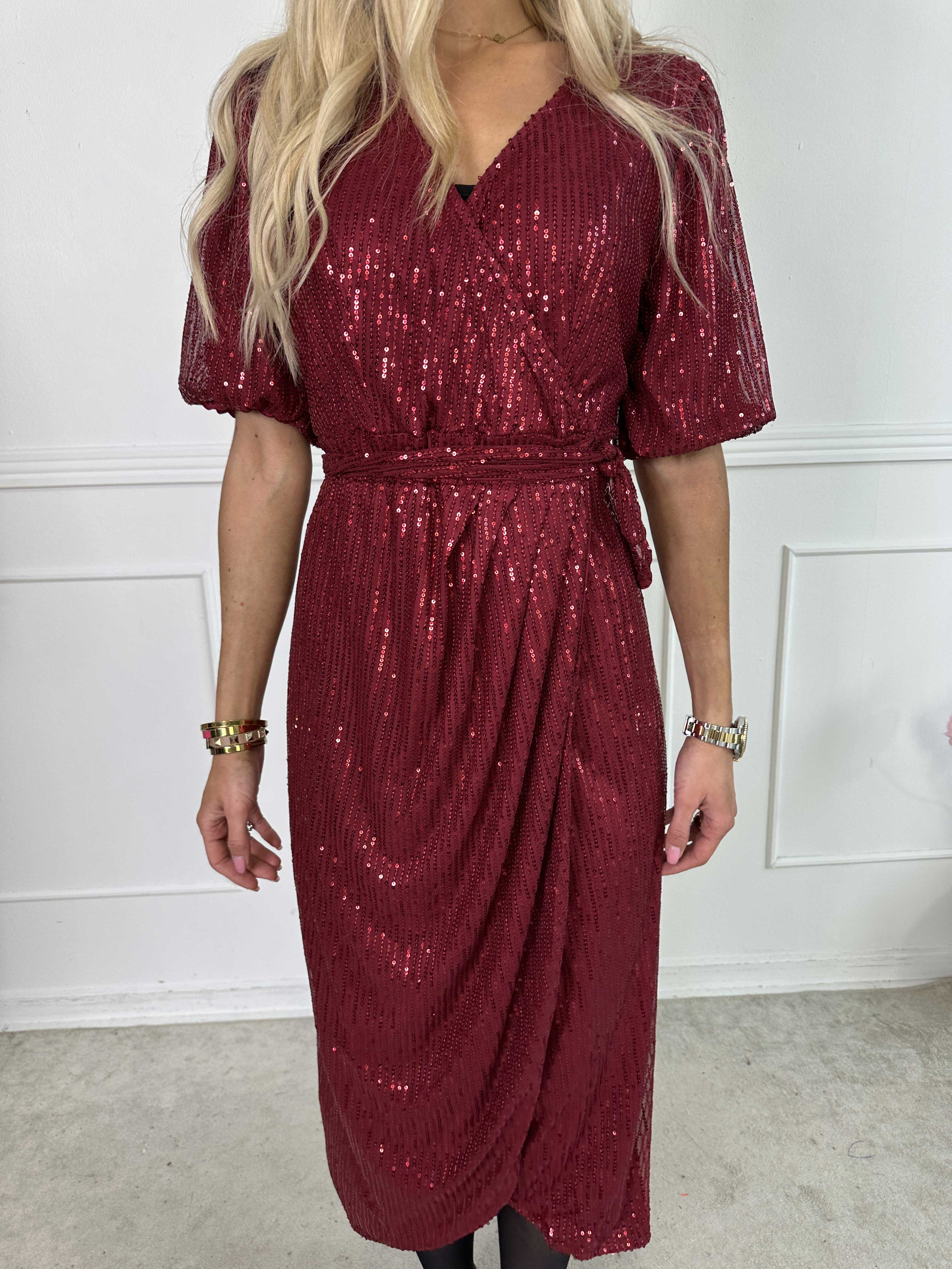 Primula Glitter - Kjole i slå-om look med pailletter