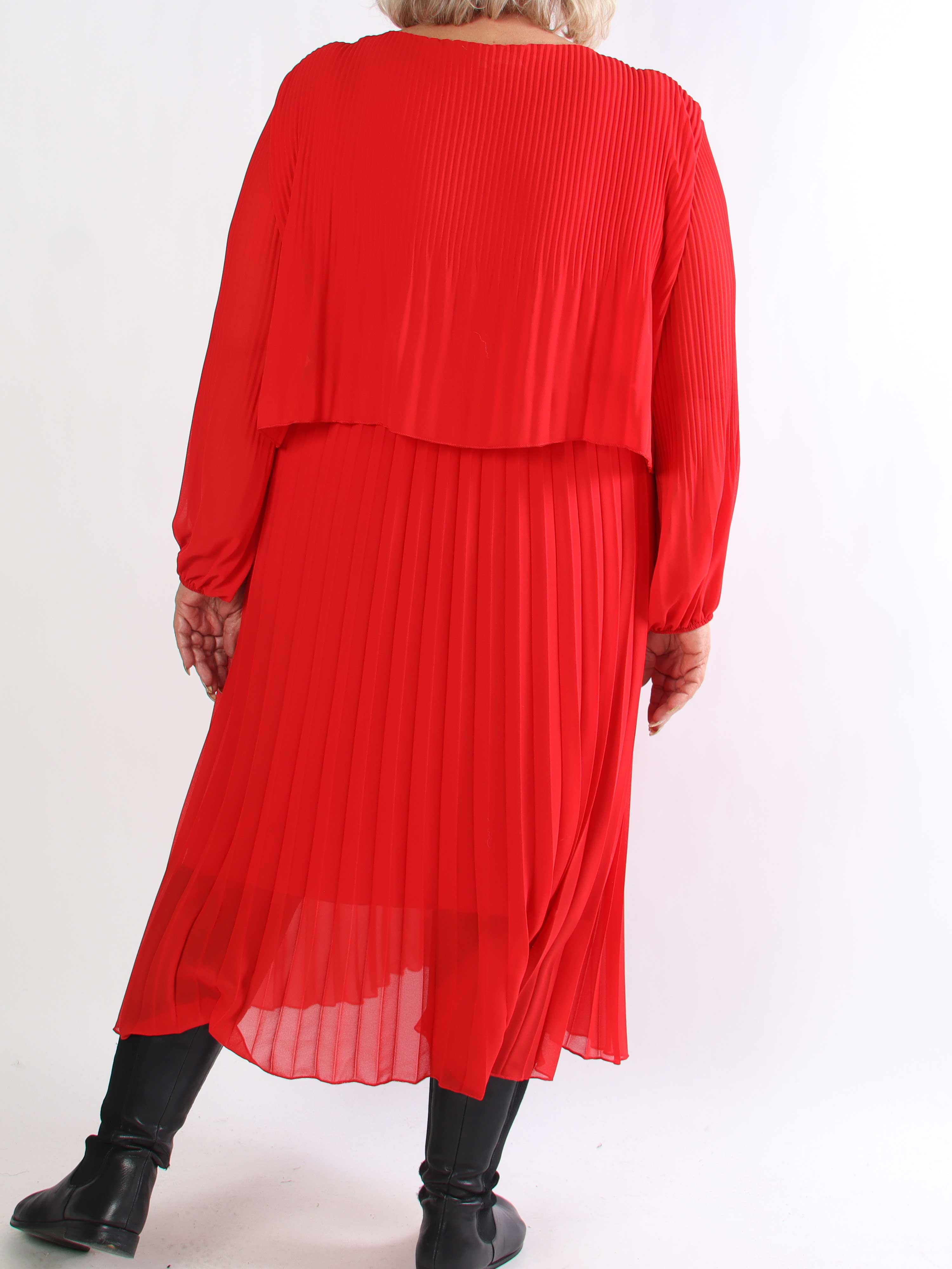 Kristina Long - Langærmet plus size kjole med plisseringer