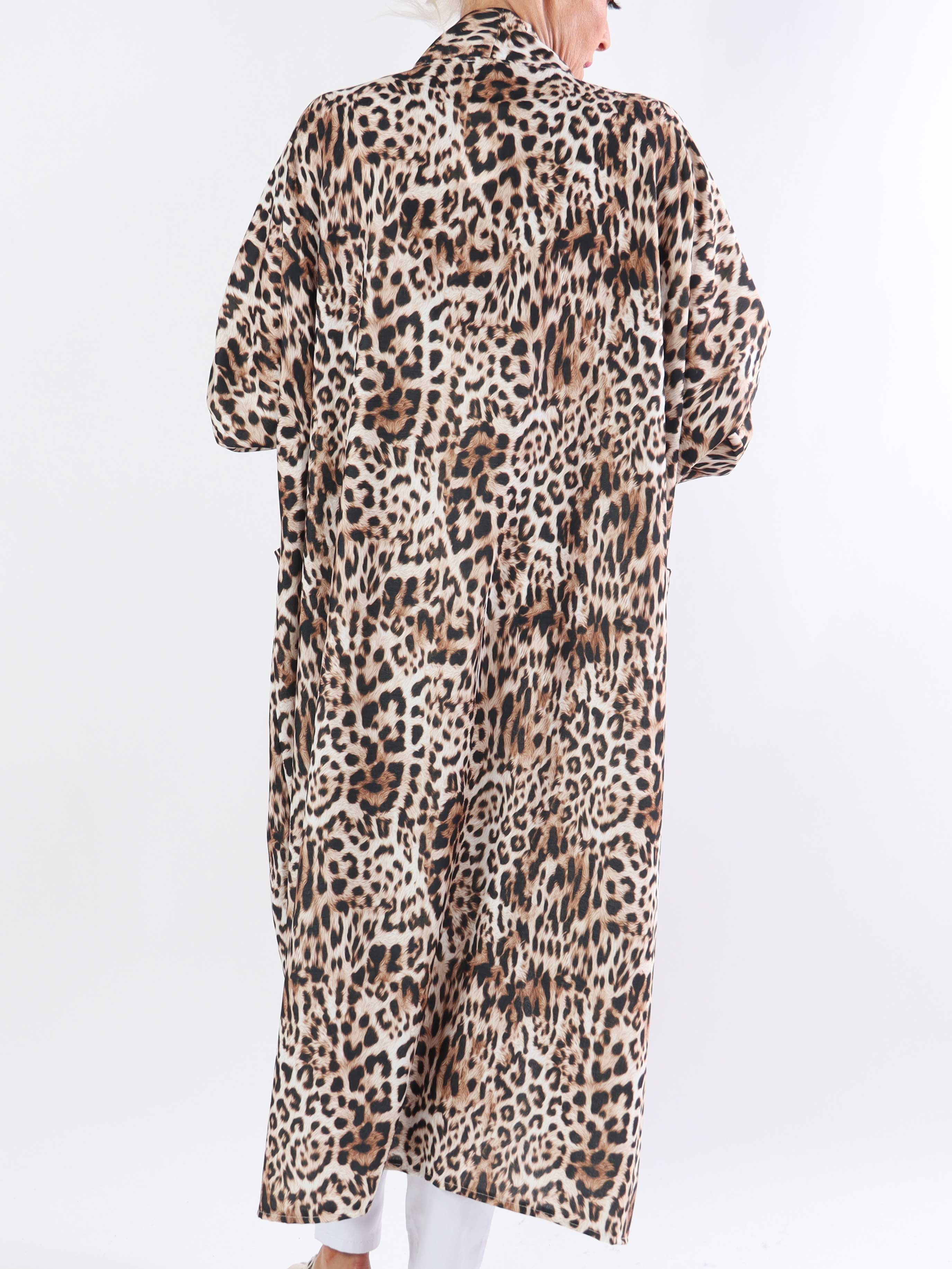 Annah Light Leo - Plus size sommerfrakke med tydelige syninger og lommer