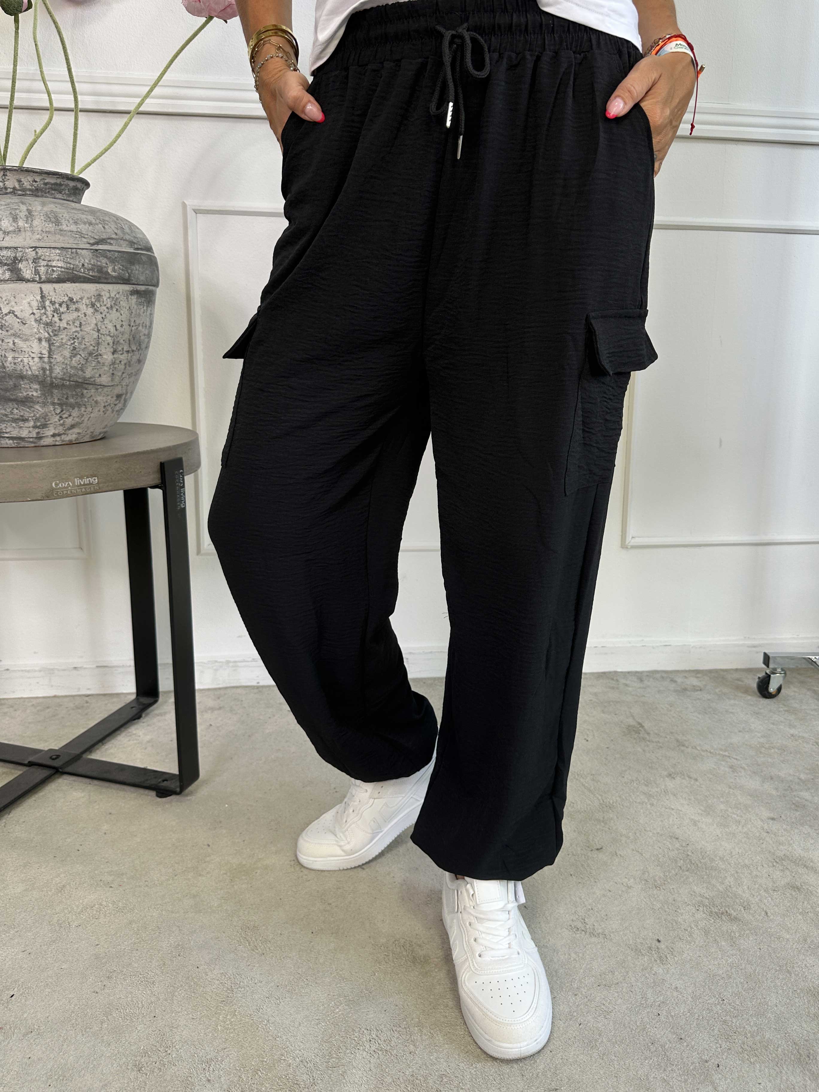 Enyo - Lette bukser med lommer på buksebenet