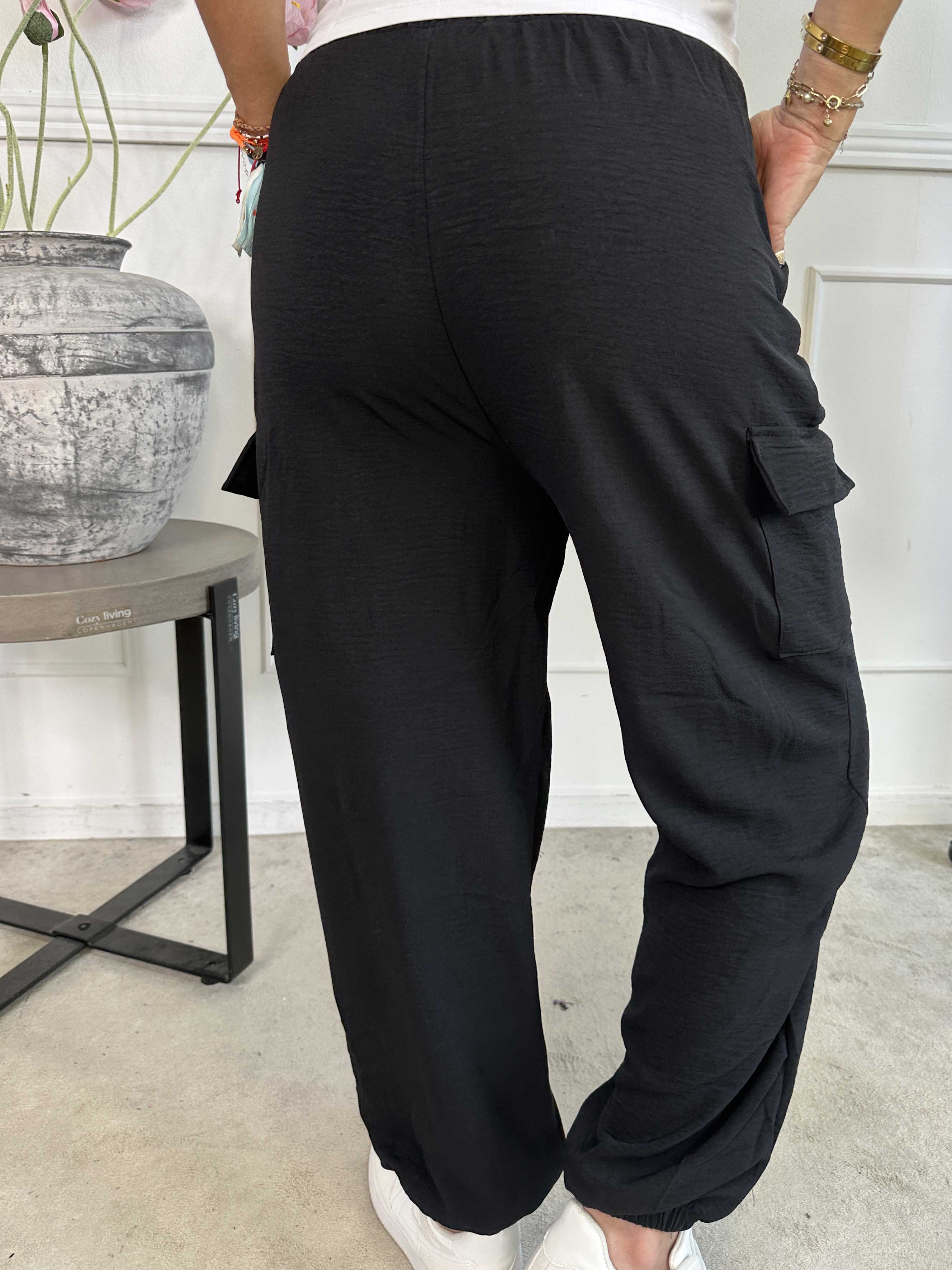 Enyo - Lette bukser med lommer på buksebenet