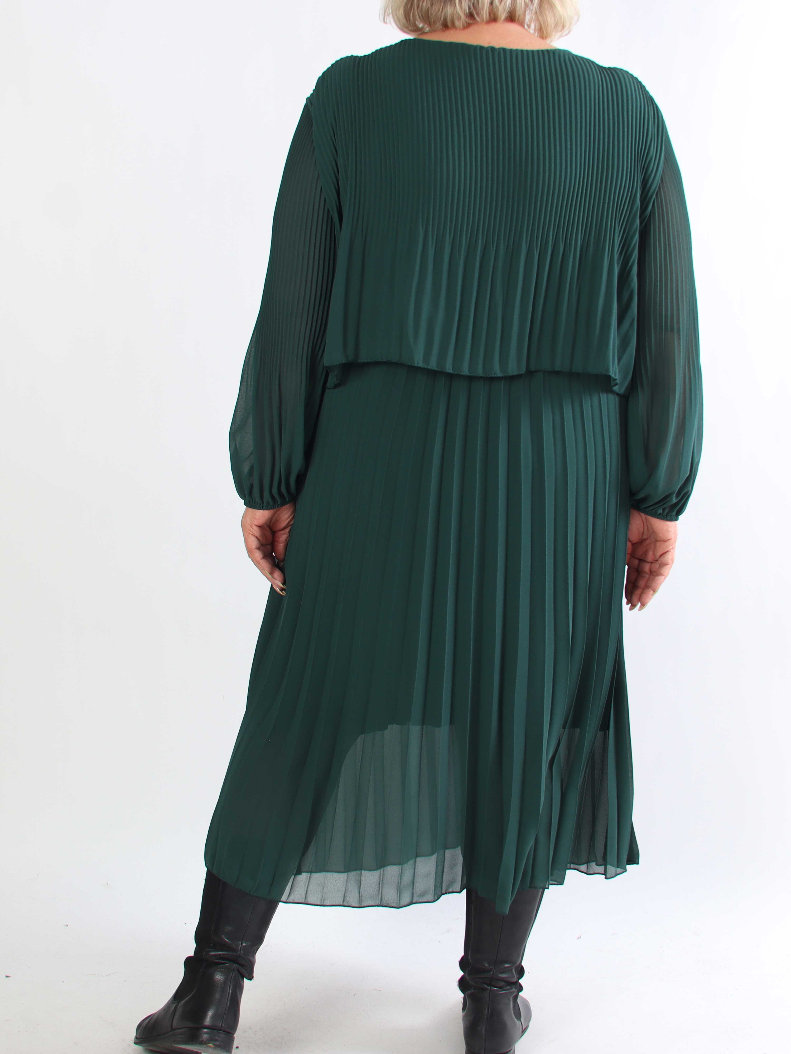 Kristina Long - Langærmet plus size kjole med plisseringer