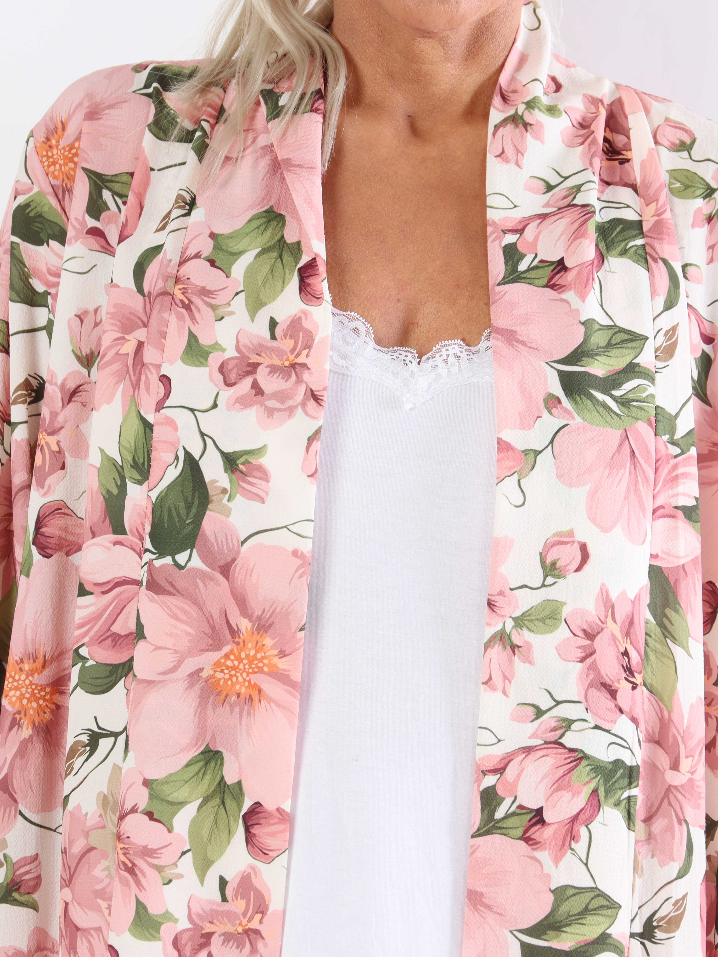 Flower Kimono - Sød lang plus size kimono med blomsterprint