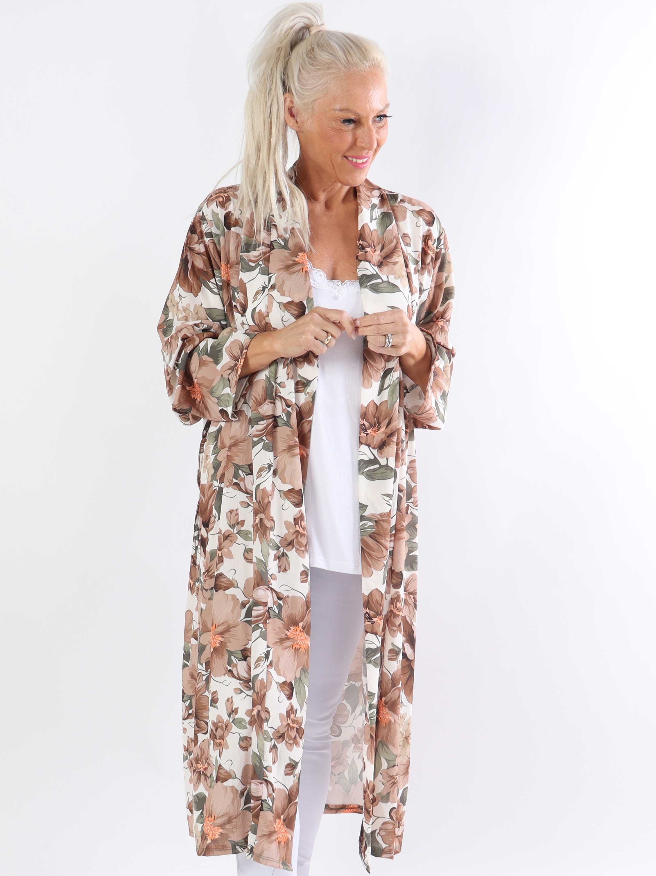Flower Kimono - Sød lang plus size kimono med blomsterprint