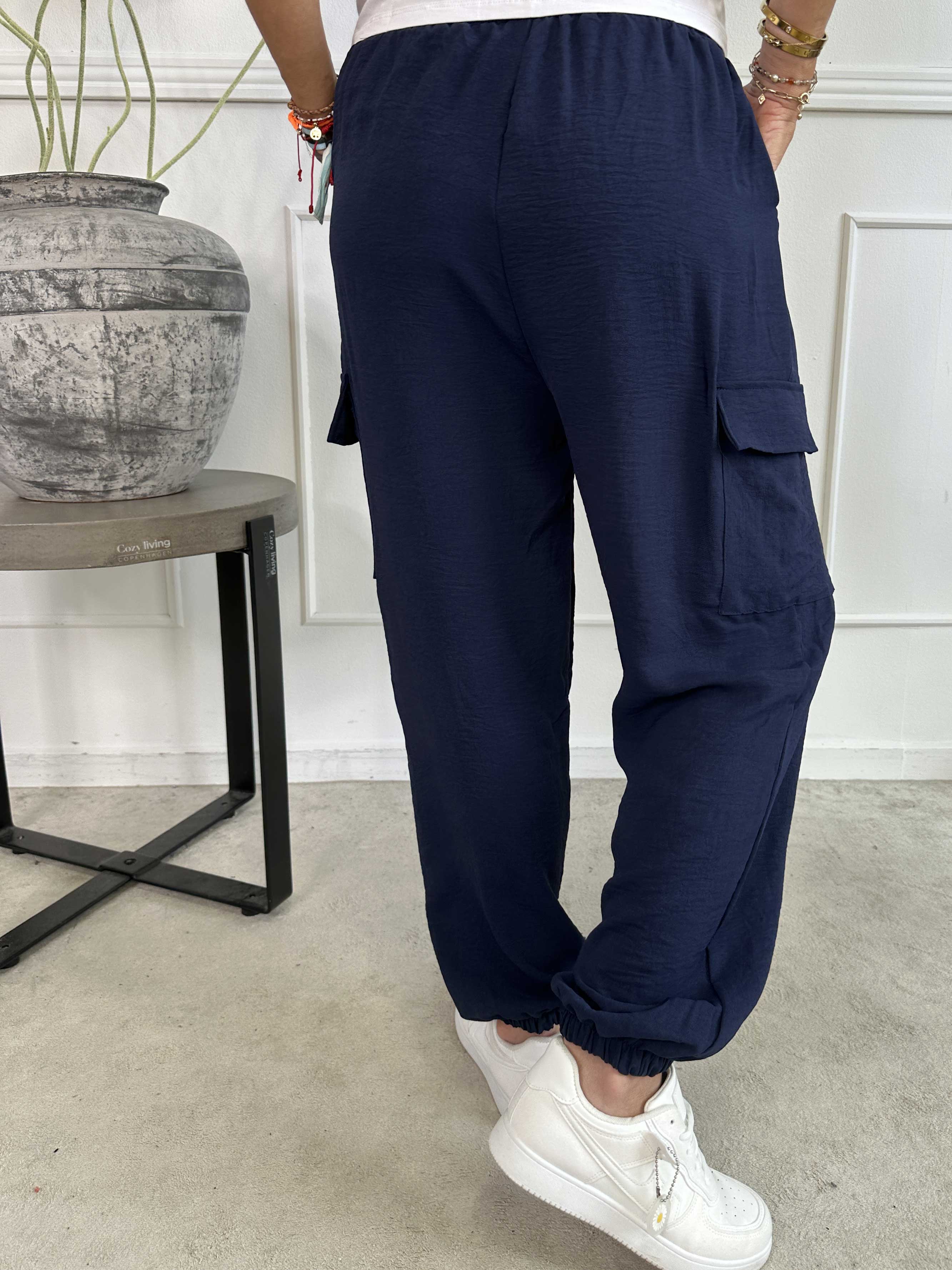 Enyo - Lette bukser med lommer på buksebenet