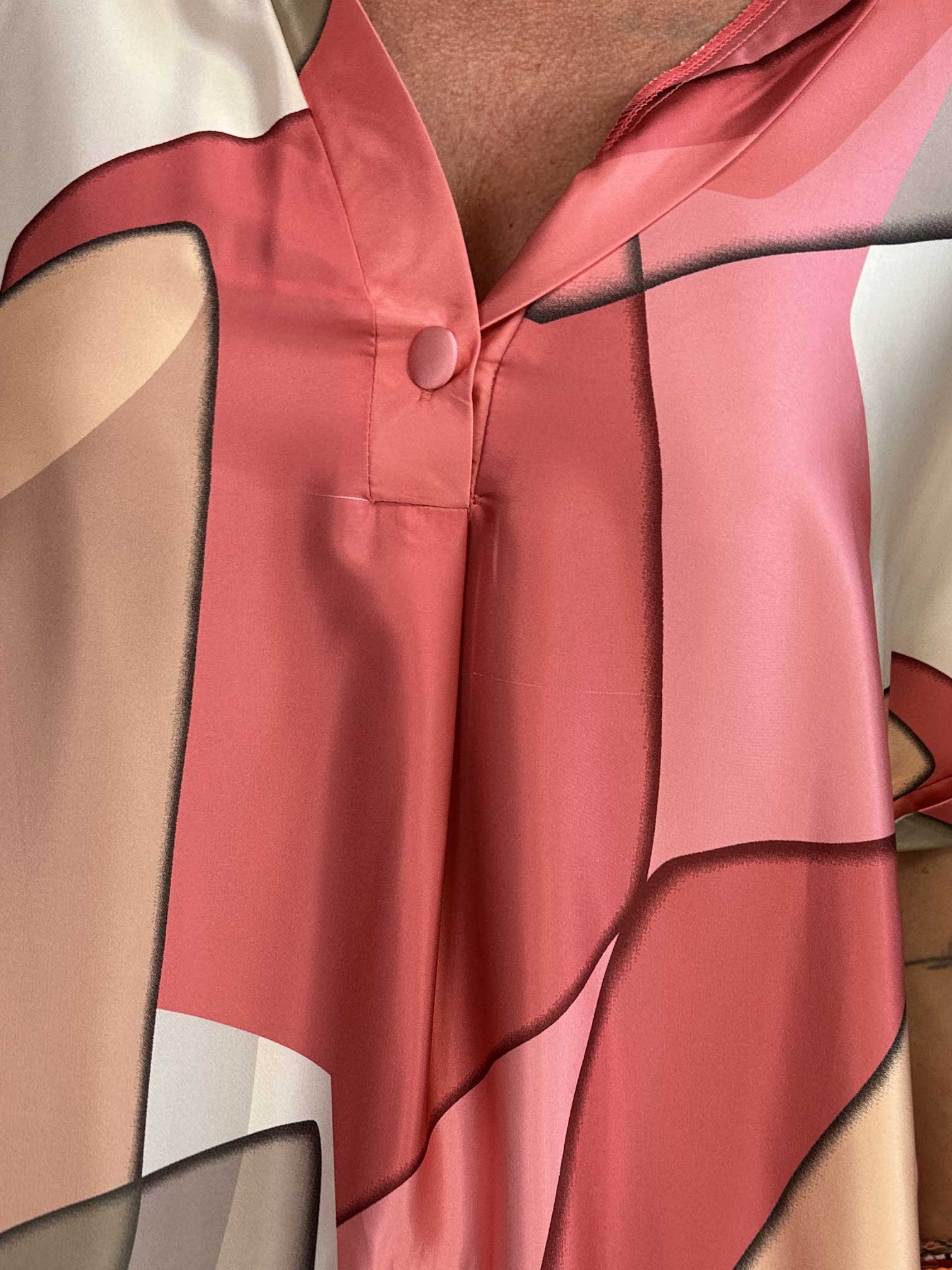 Etlana - Mønstret tunikakjole med korte ærmer og lommer