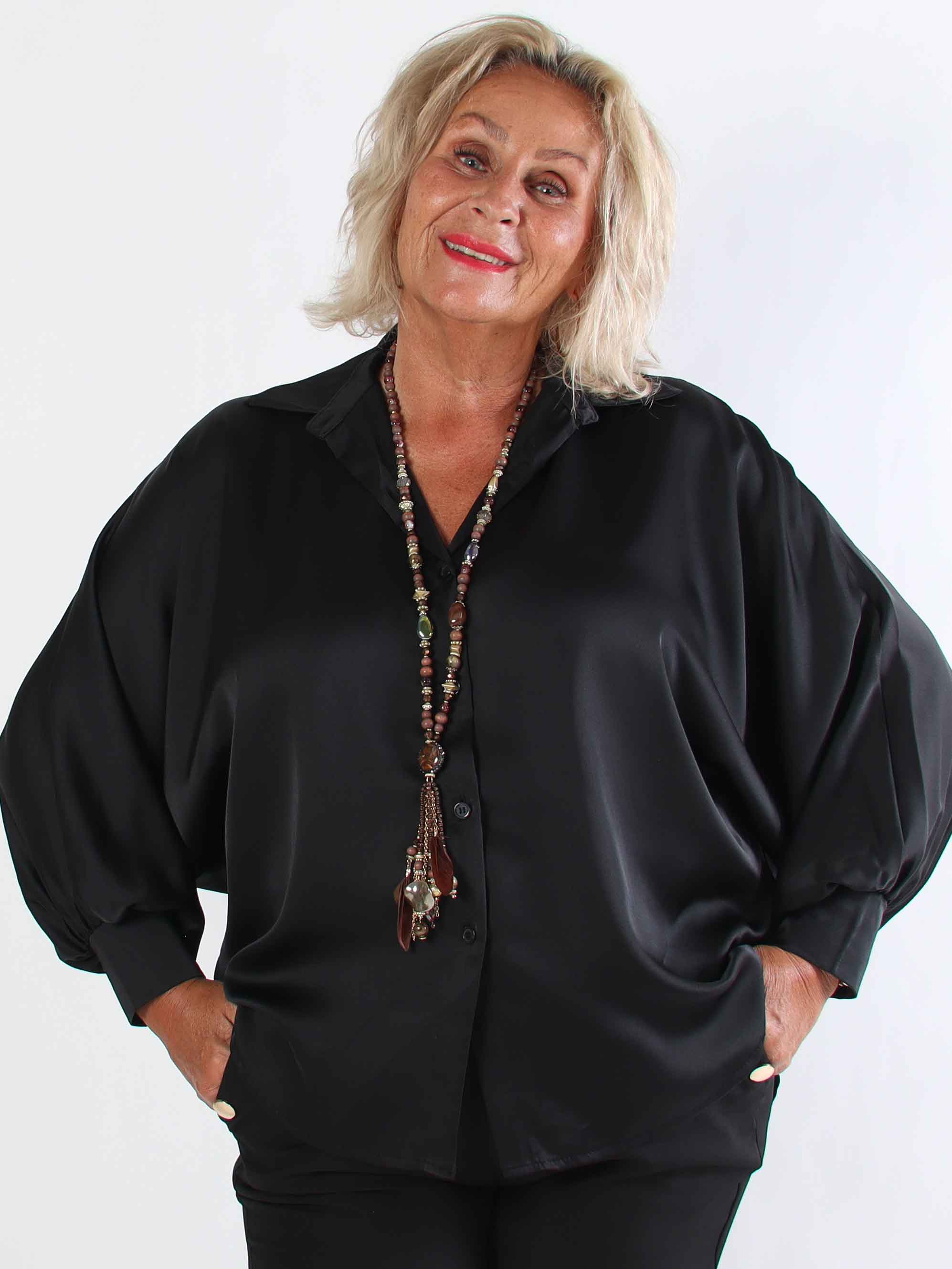 Feliciti - Shiny plus size skjorte med flagermusærmer