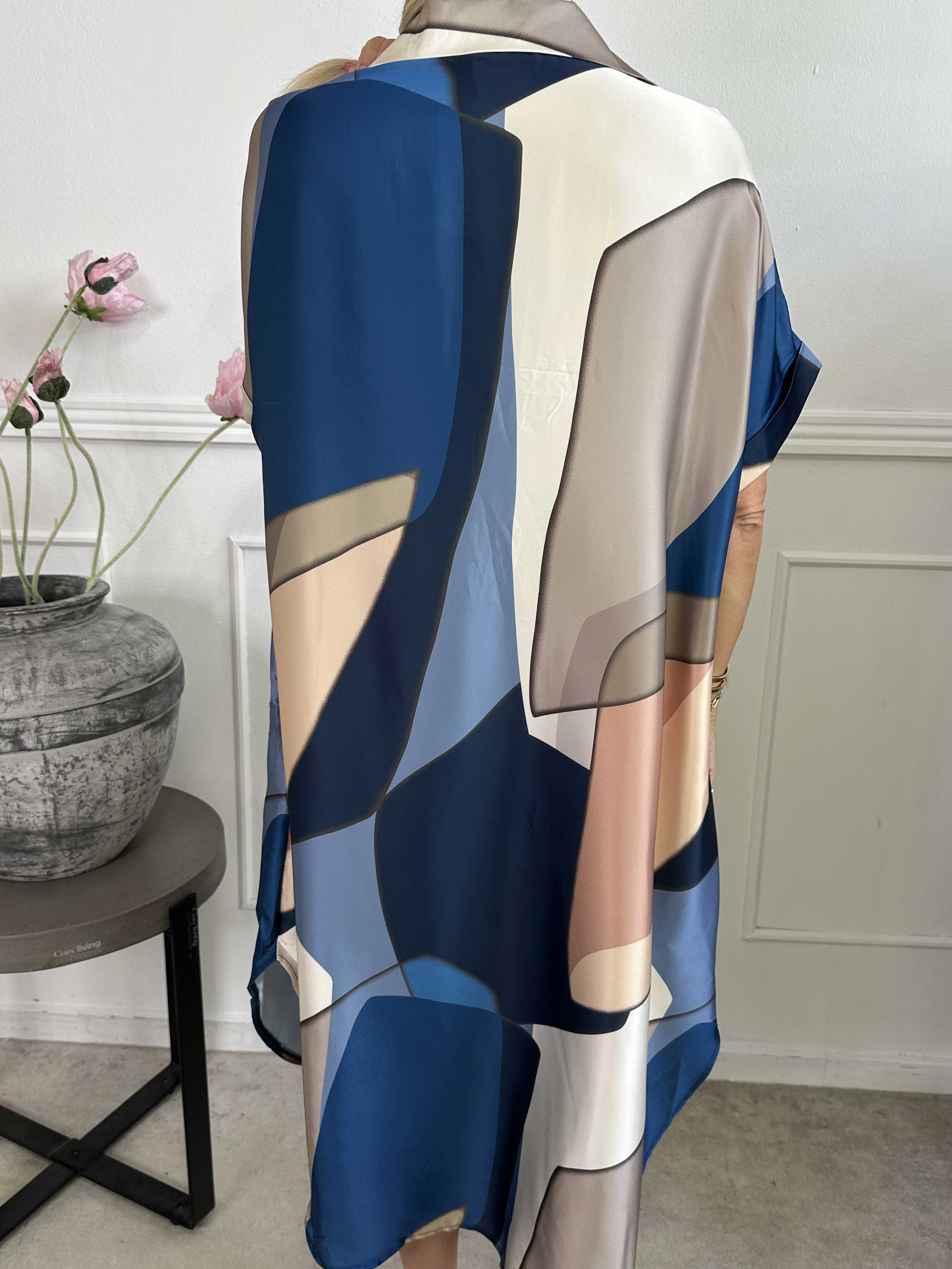 Etlana - Mønstret tunikakjole med korte ærmer og lommer