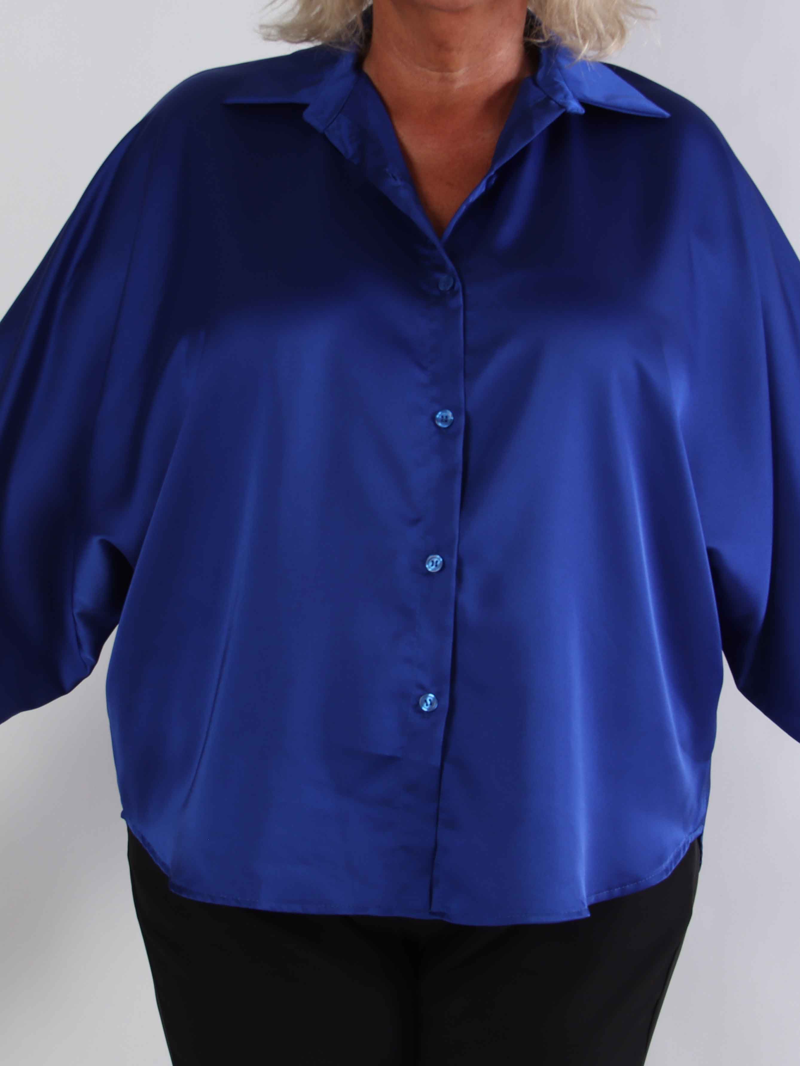 Feliciti - Shiny plus size skjorte med flagermusærmer