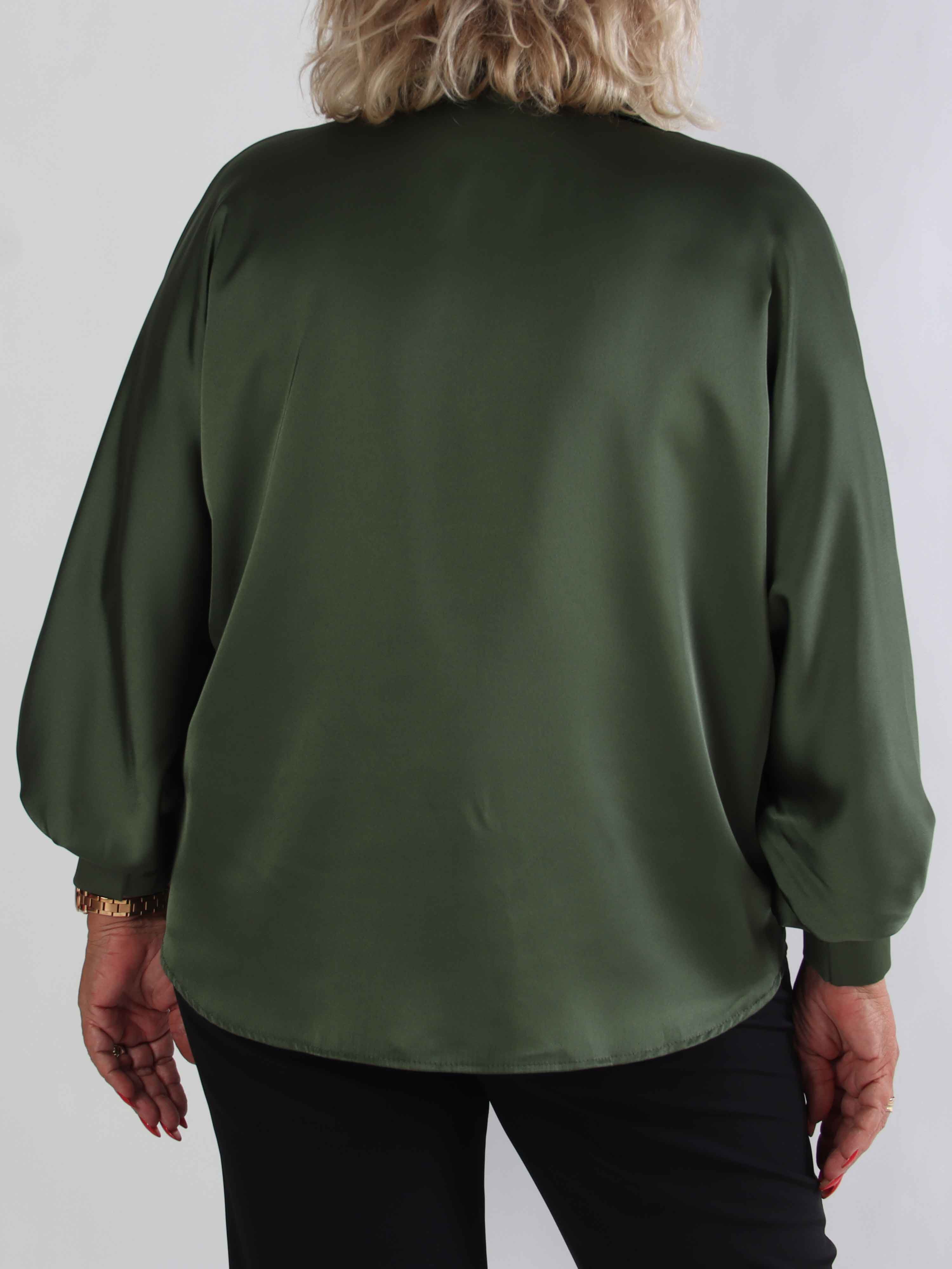 Feliciti - Shiny plus size skjorte med flagermusærmer