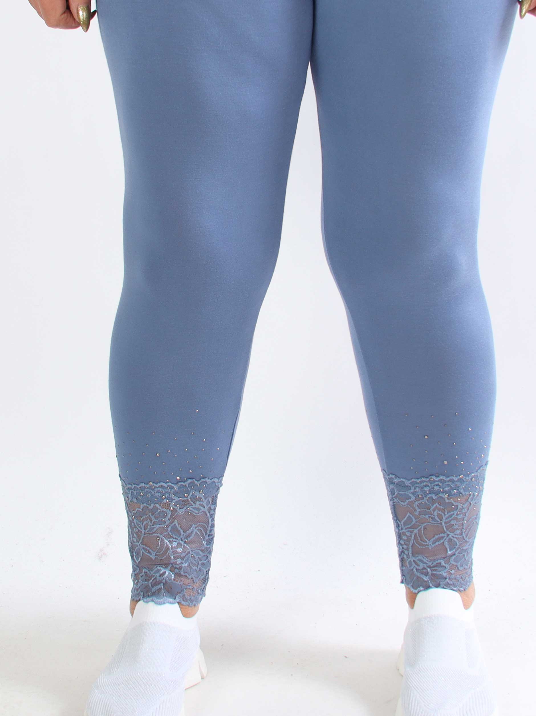 Kia - Bløde leggings i viskose med blondekant og similisten