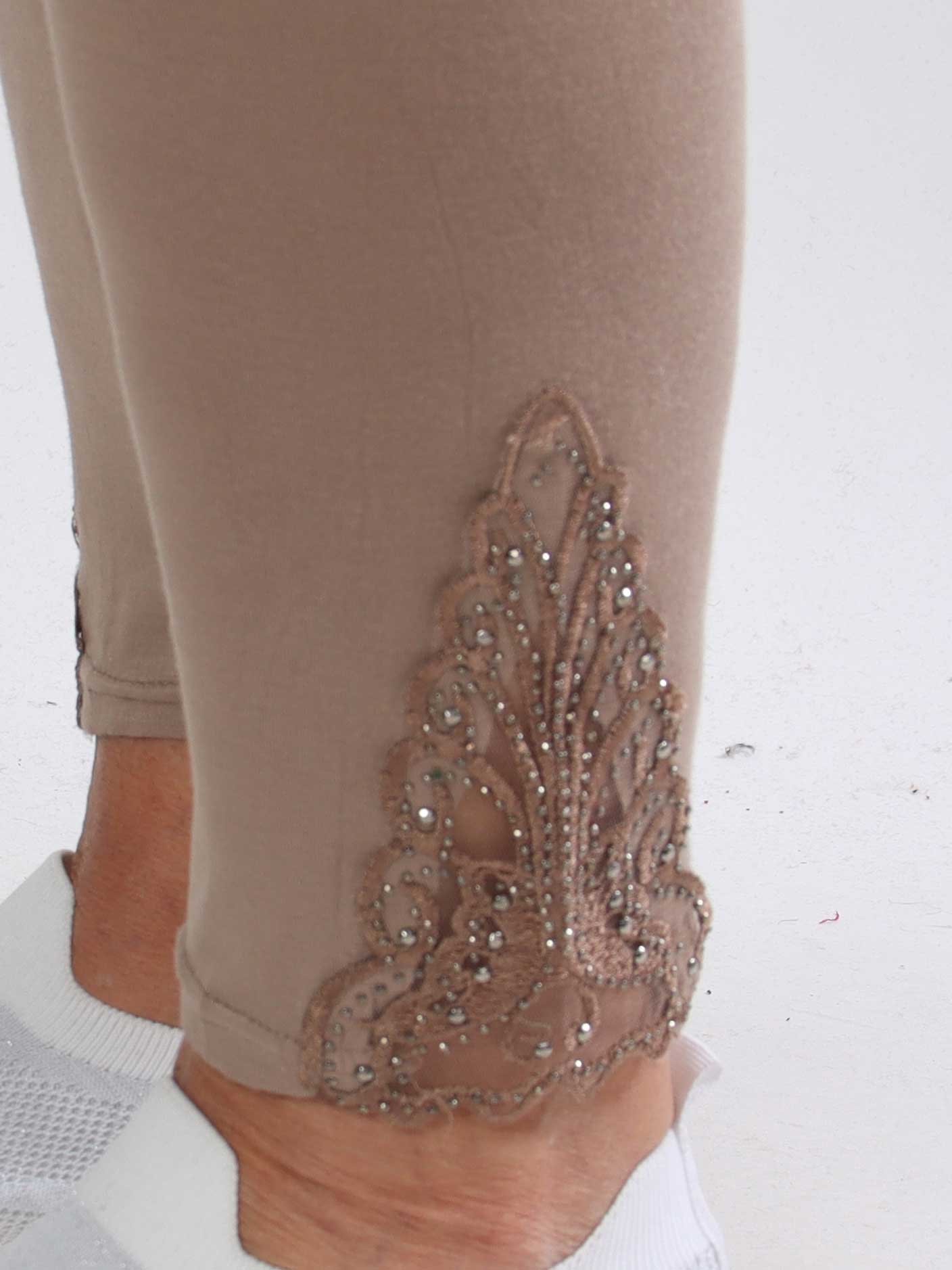 Jackie - Bløde leggings i viskose med blonde og similisten