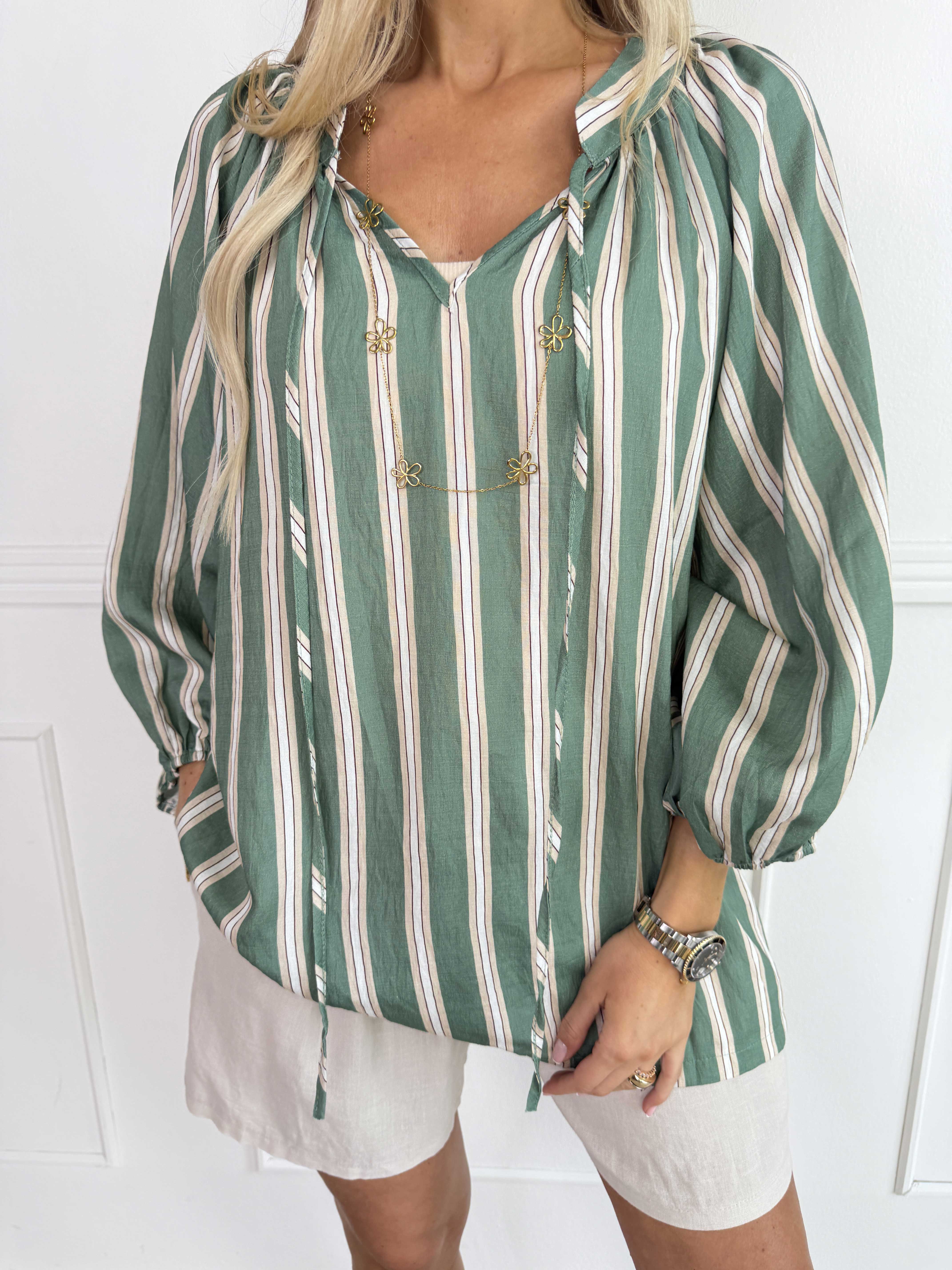Amidala Shirt - Stribet plus size tunika i let viskoseblanding med smukke ballonærmer