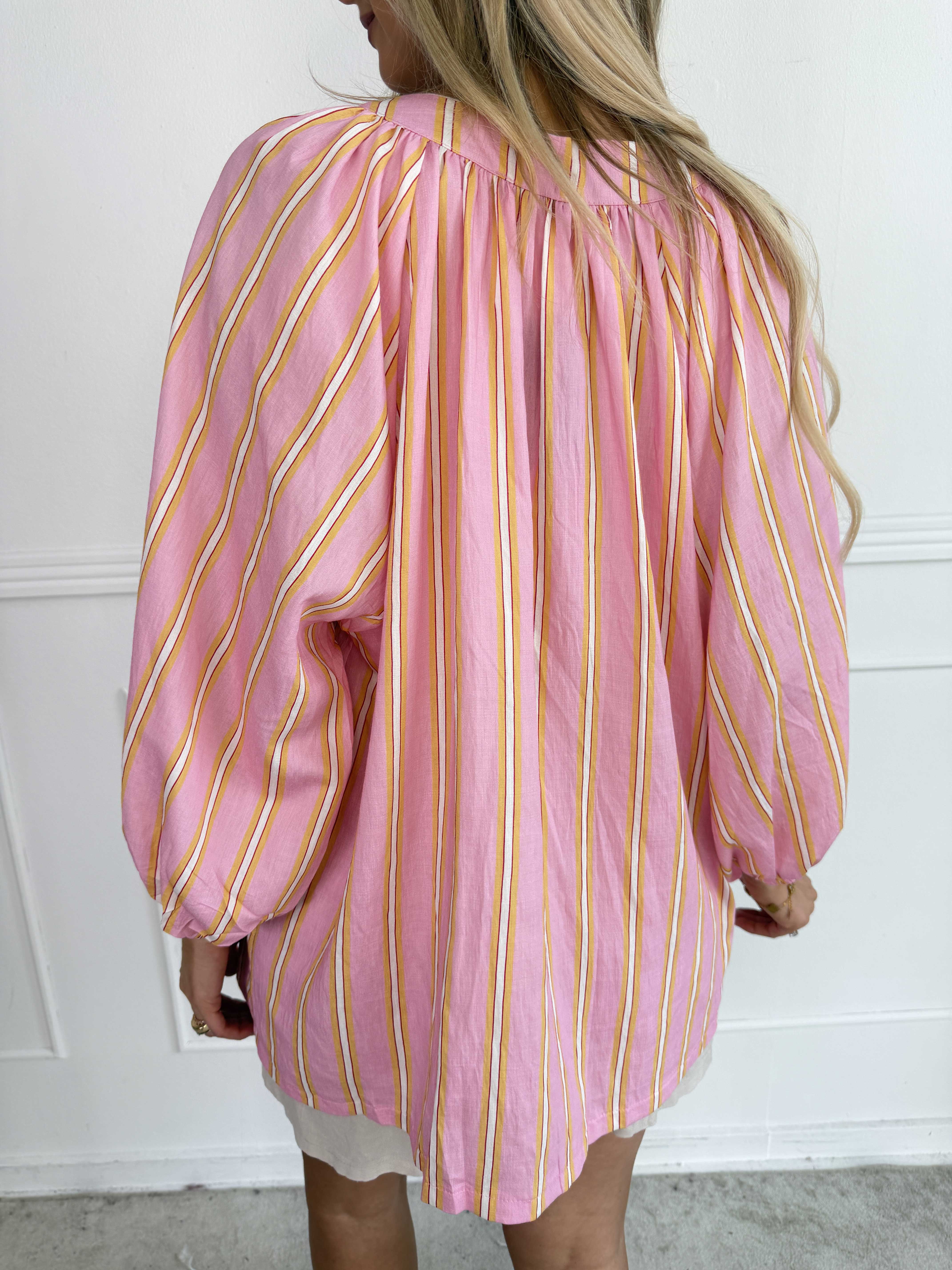Amidala Shirt - Stribet plus size tunika i let viskoseblanding med smukke ballonærmer