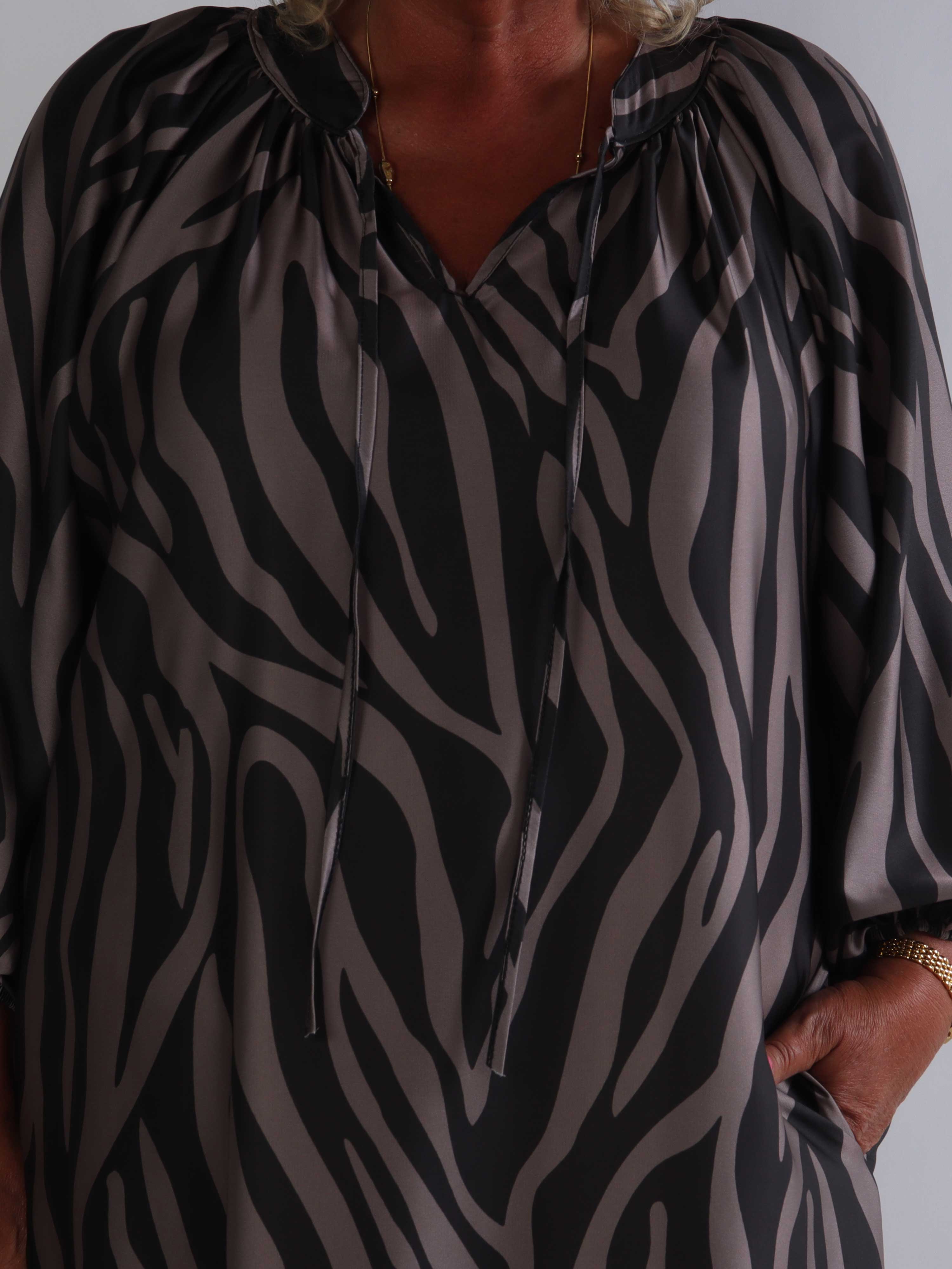 Amidala Print - Elegant plus size tunikakjole i forskelligt print