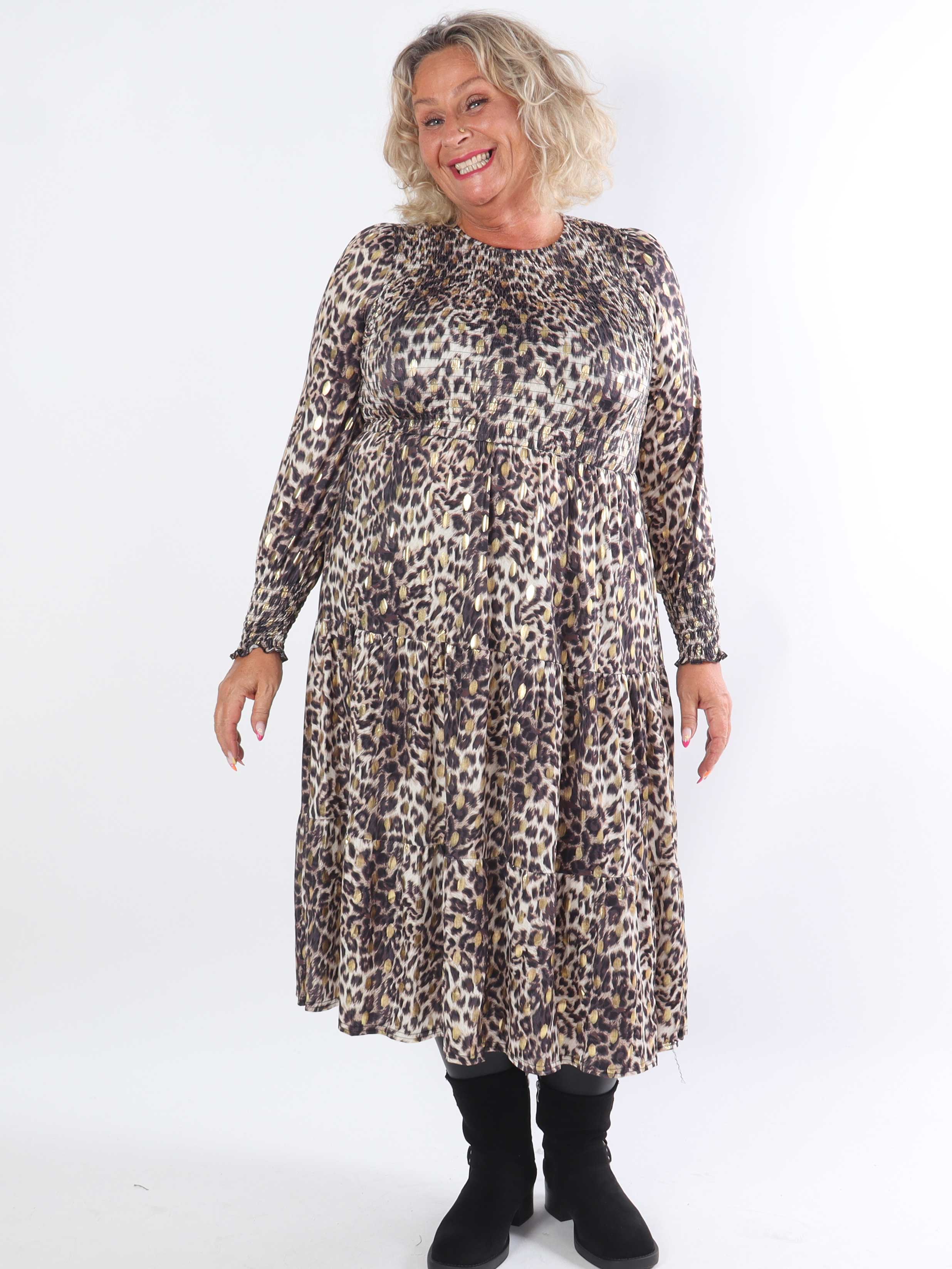 Kelly Animal Long - Elastisk plus size kjole med smock henover brystet