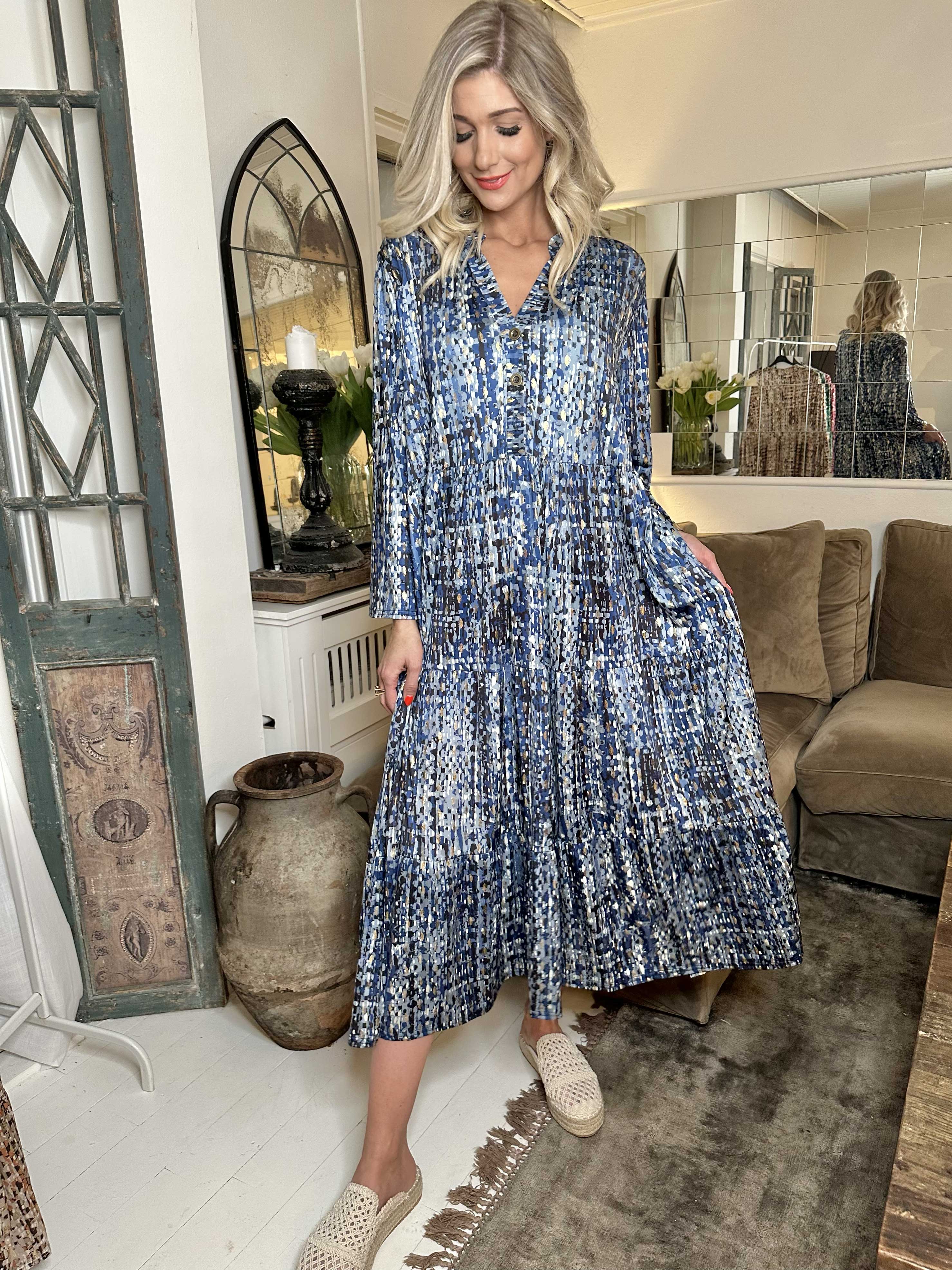 Milano Pattern - Lang mønstret kjole med lag på lag look