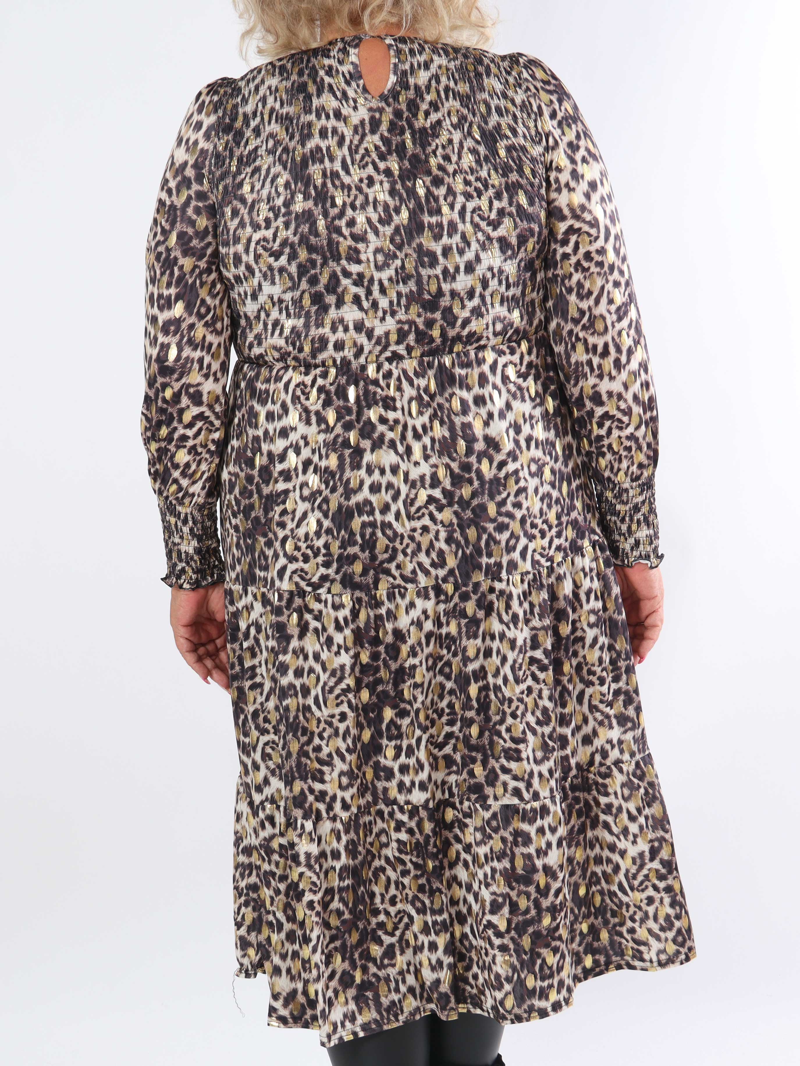 Kelly Animal Long - Elastisk plus size kjole med smock henover brystet