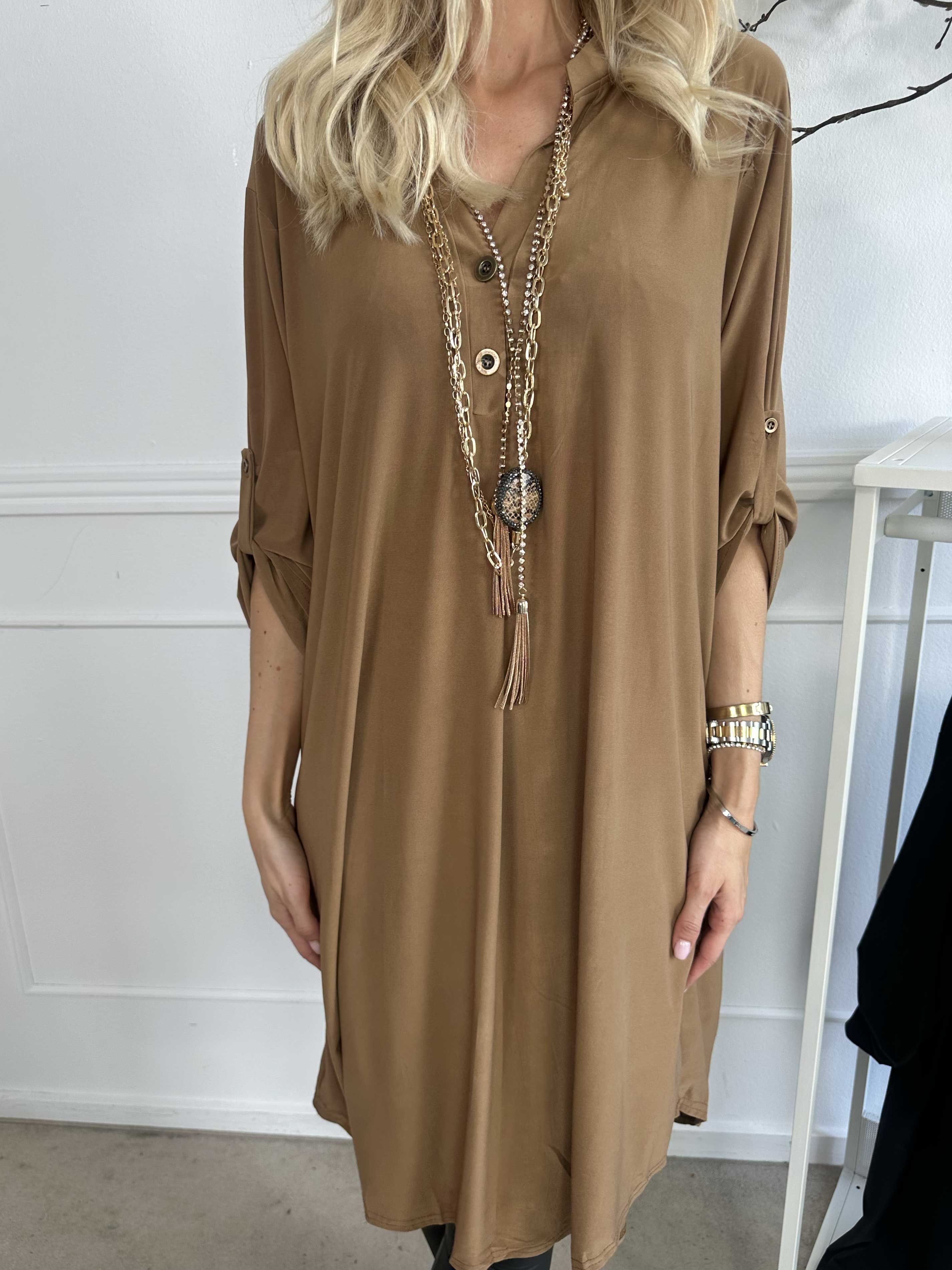 Ebba Plain Long - Sød ensfarvet kjole i elastisk stof